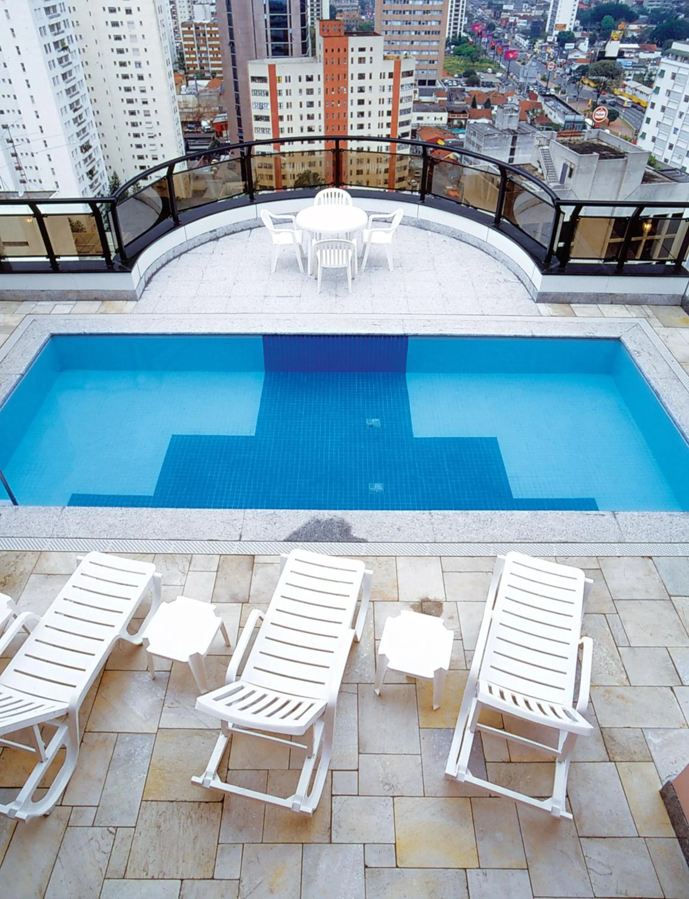 Swimming pool in Transamerica Executive Faria Lima
