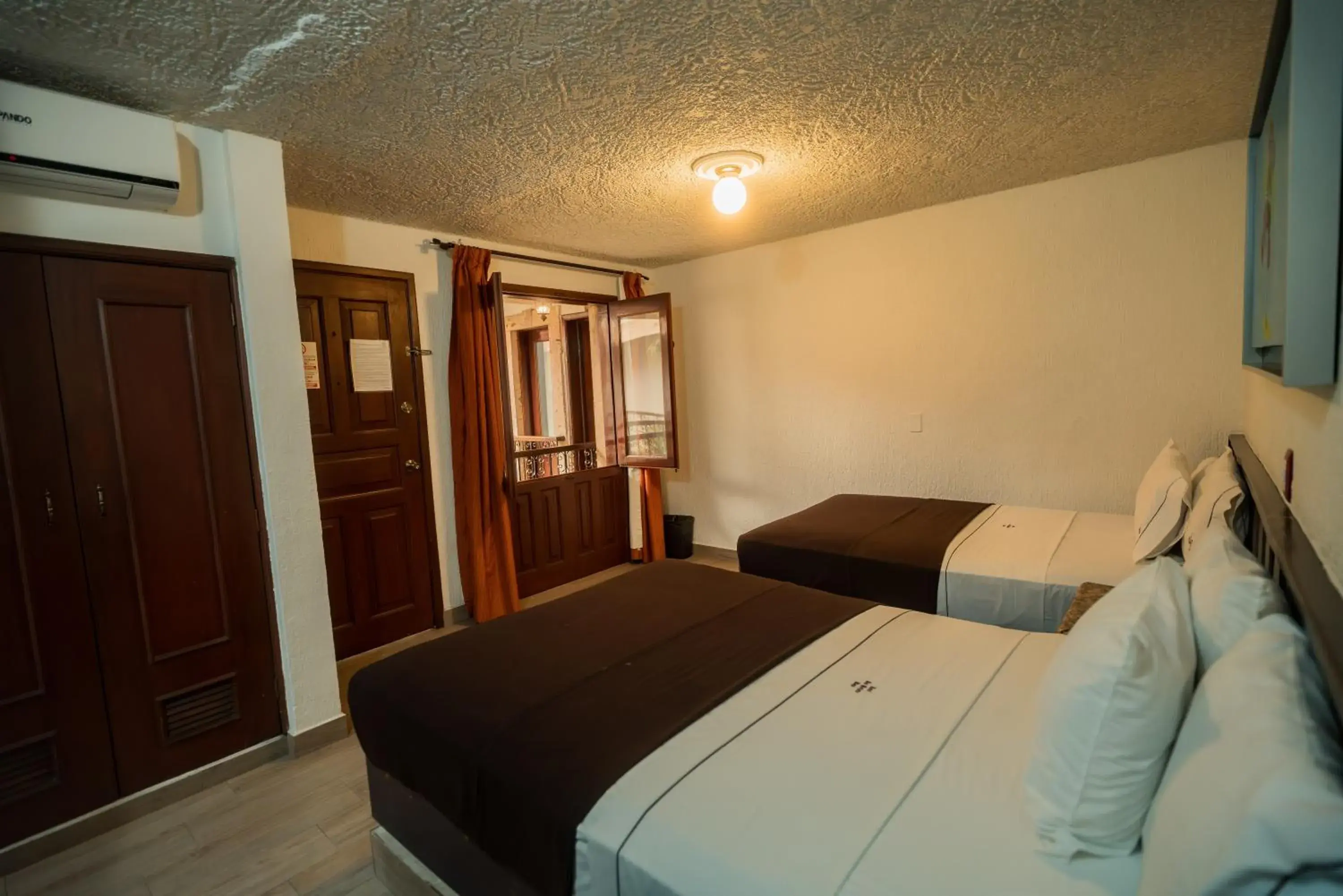 Bed in Hotel Don Quijote Plaza - Guadalajara Centro Historico Bed in Hotel Don Quijote Plaza - Guadalajara Centro Historico