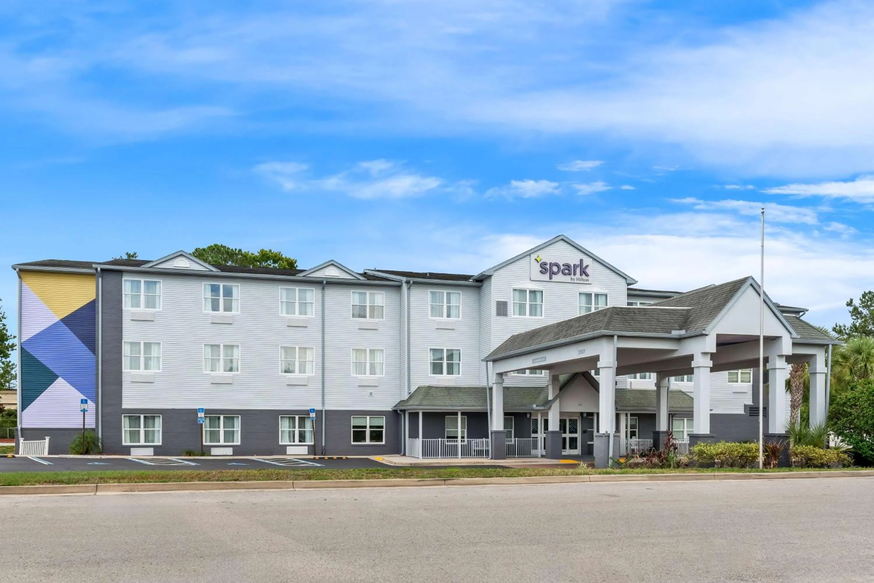 Property building in Spark By Hilton St. Augustine I 95