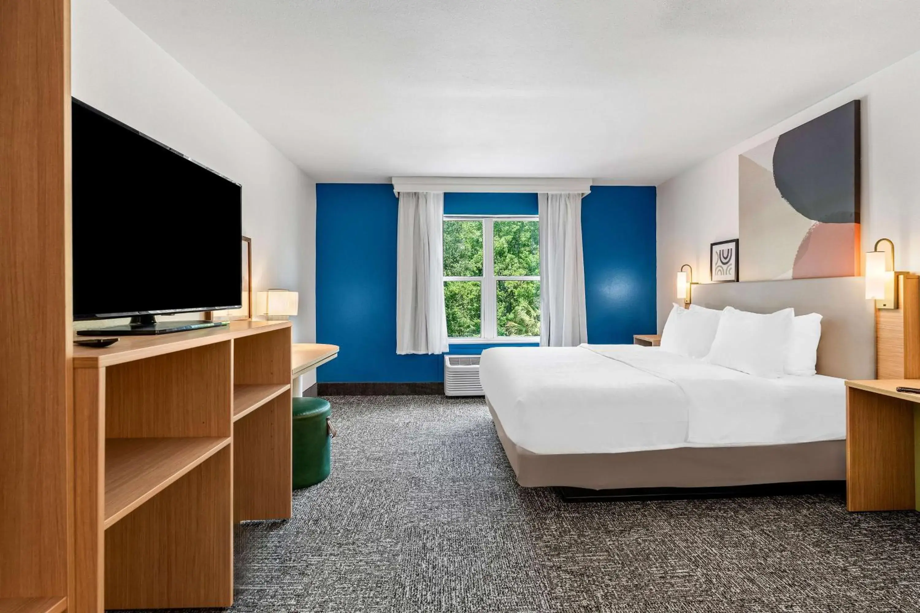 Bed in Spark By Hilton St. Augustine I 95 Bed in Spark By Hilton St. Augustine I 95