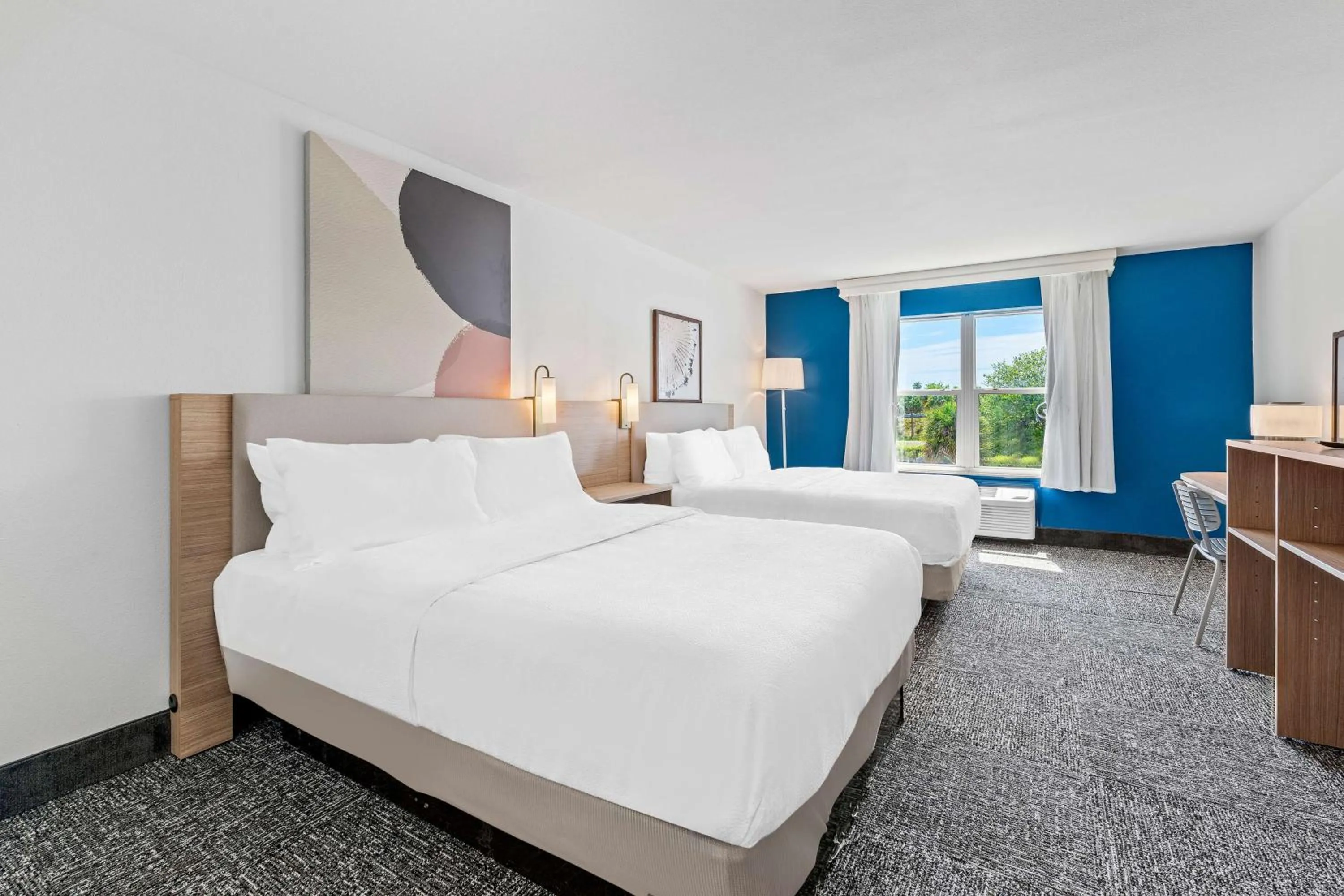 Bed in Spark By Hilton St. Augustine I 95