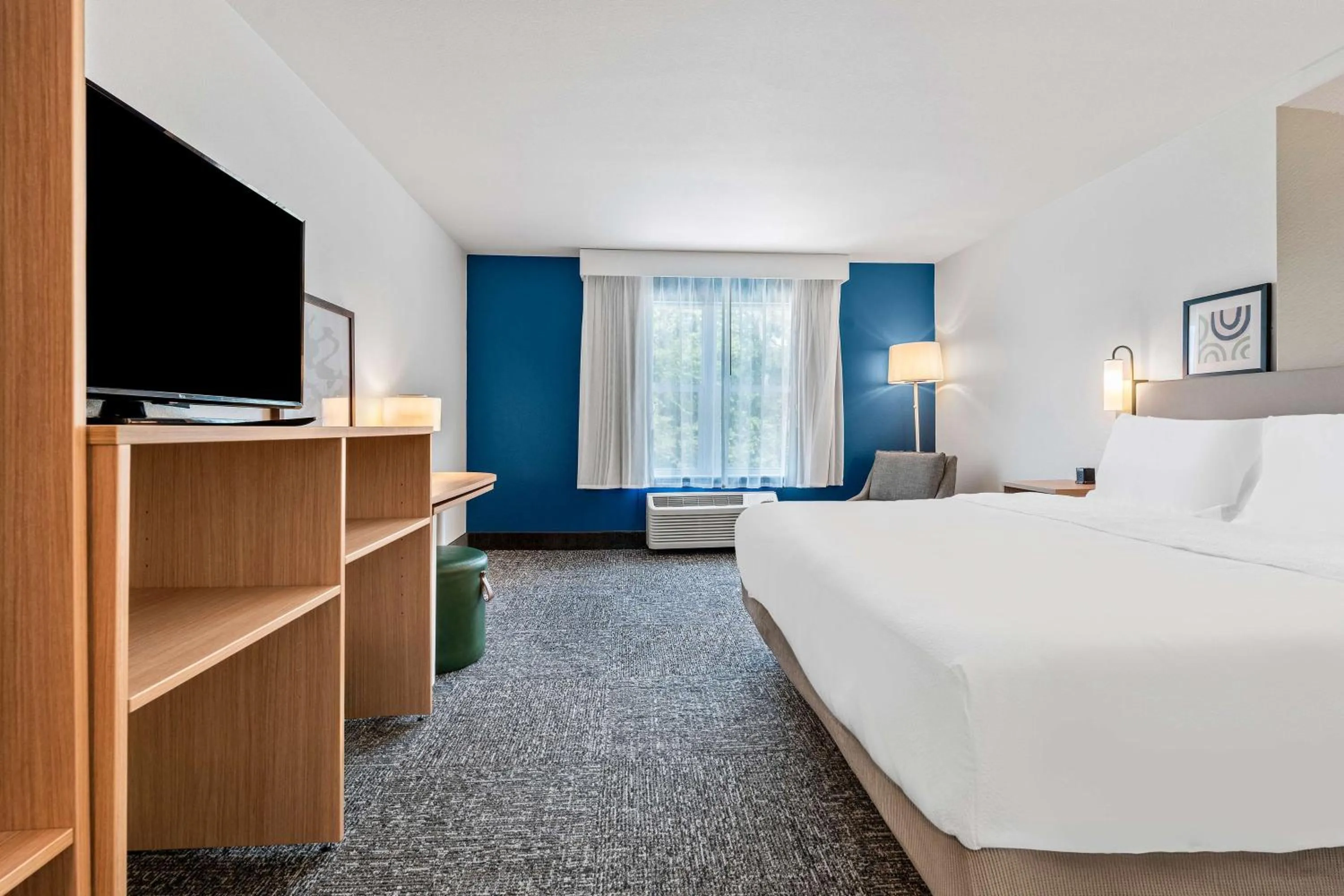 Bed in Spark By Hilton St. Augustine I 95