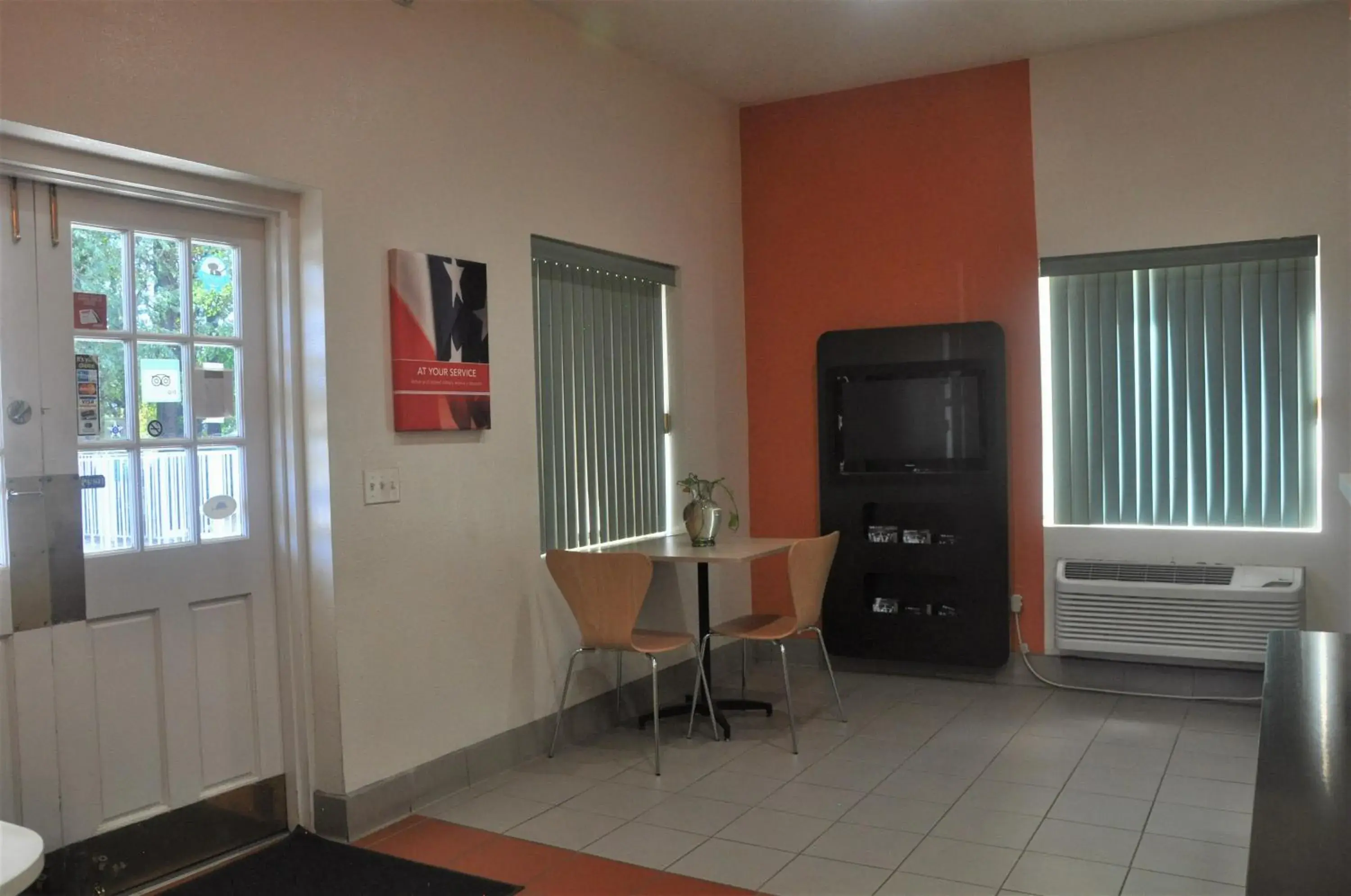 Lobby or reception in Motel 6-Raleigh, NC - Cary Lobby or reception in Motel 6-Raleigh, NC - Cary