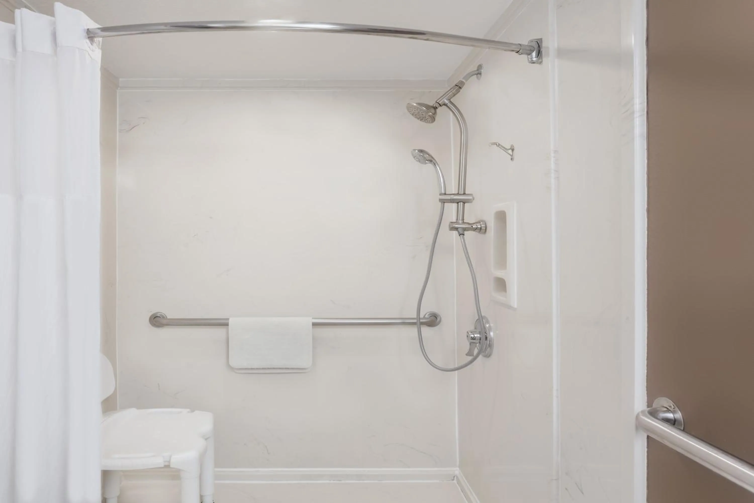 Bathroom in Days Inn by Wyndham St Augustine/Historic Downtown