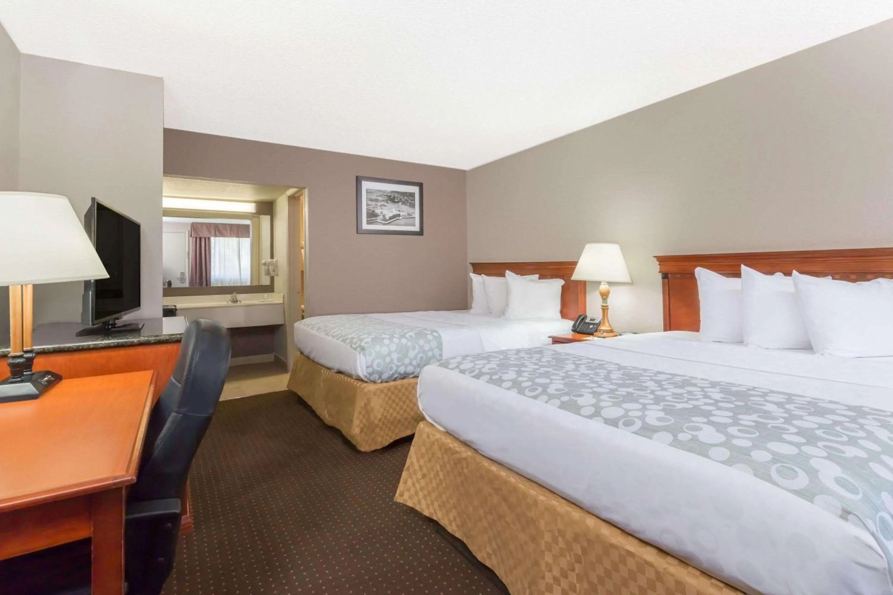 Photo of the whole room, Bed in Days Inn by Wyndham St Augustine/Historic Downtown