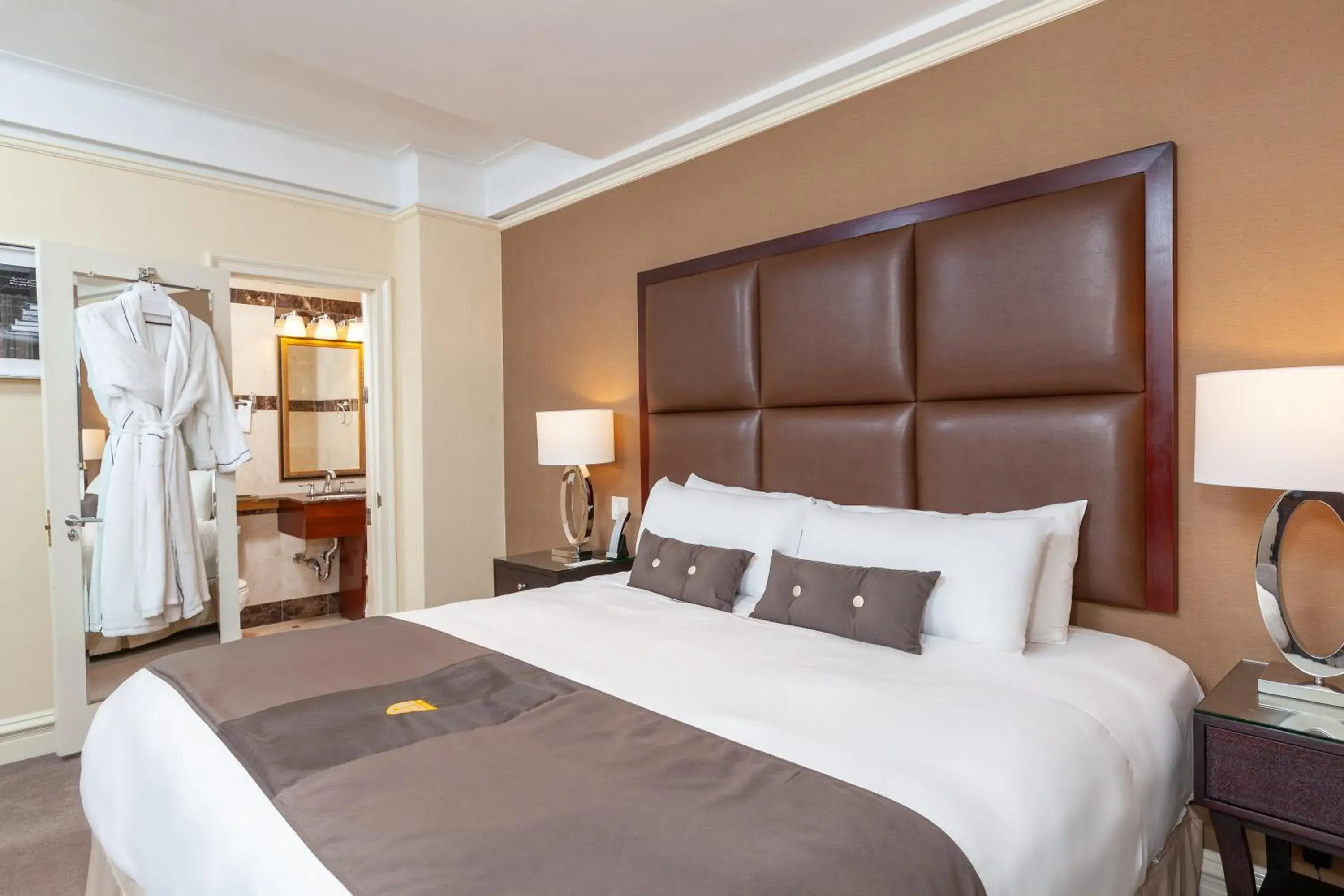 Bed in Fitzpatrick Manhattan Bed in Fitzpatrick Manhattan