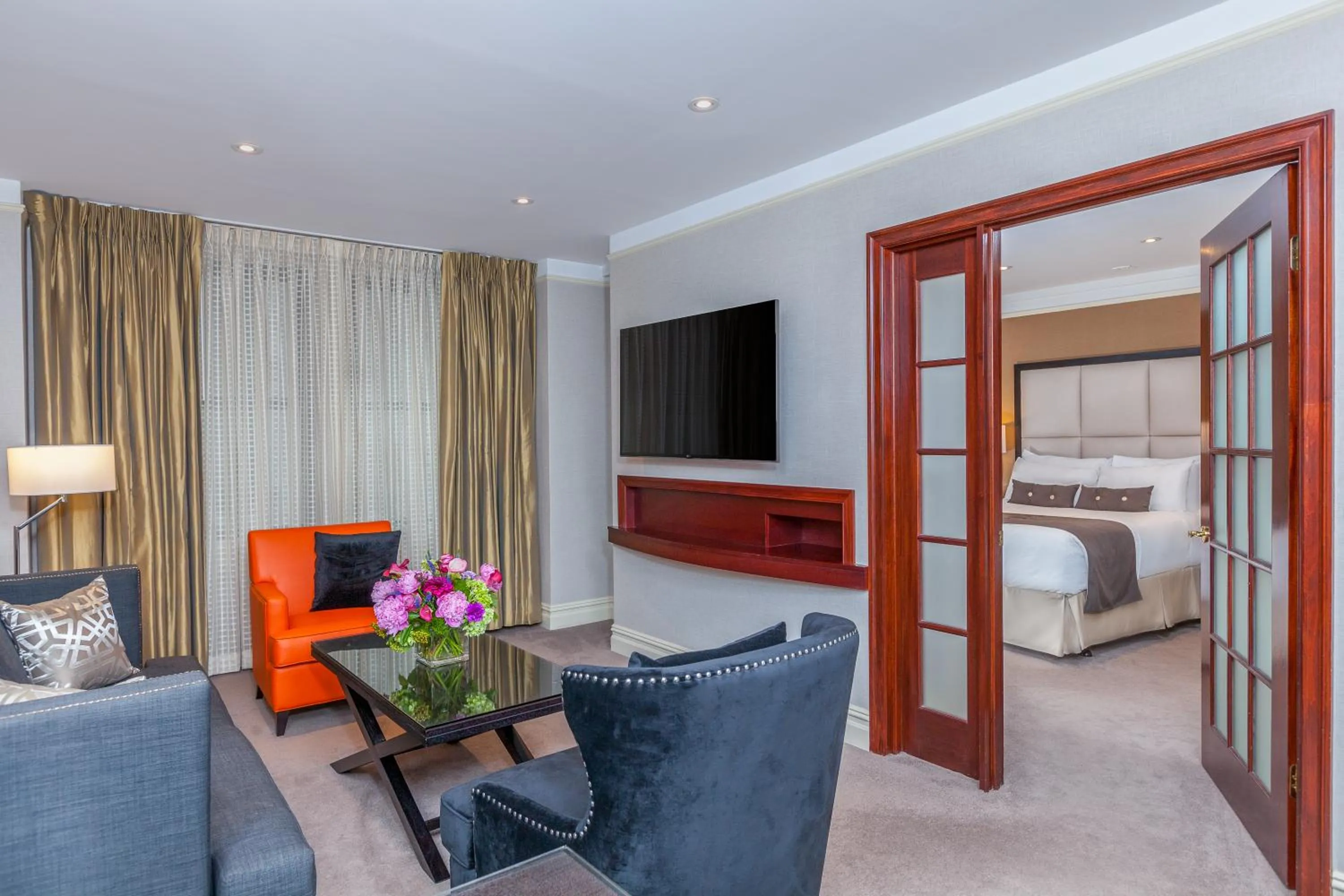 Living room, Bed in Fitzpatrick Manhattan