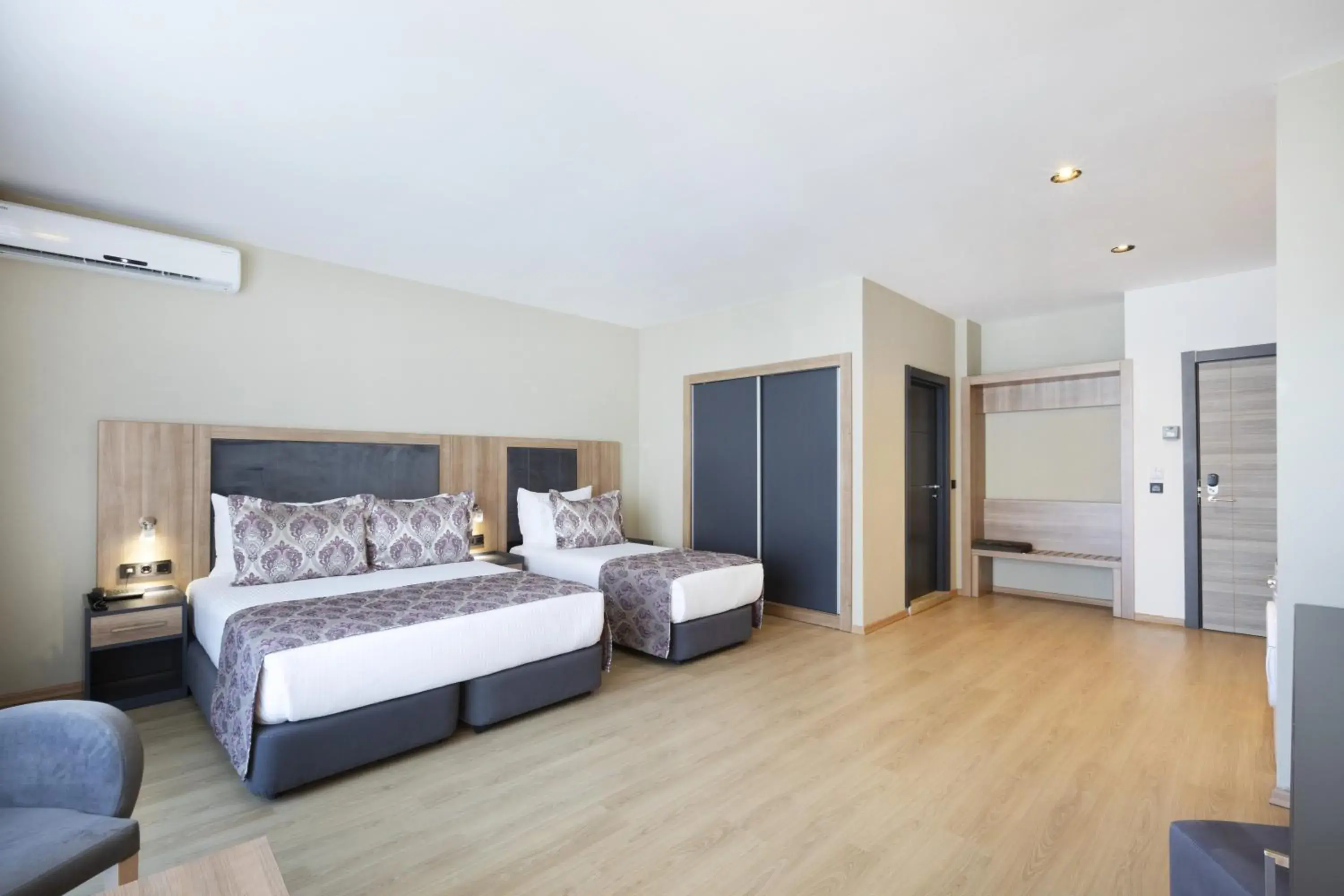 Apartment (3 Adults) in Euphoria Apartments Apartment (3 Adults) in Euphoria Apartments