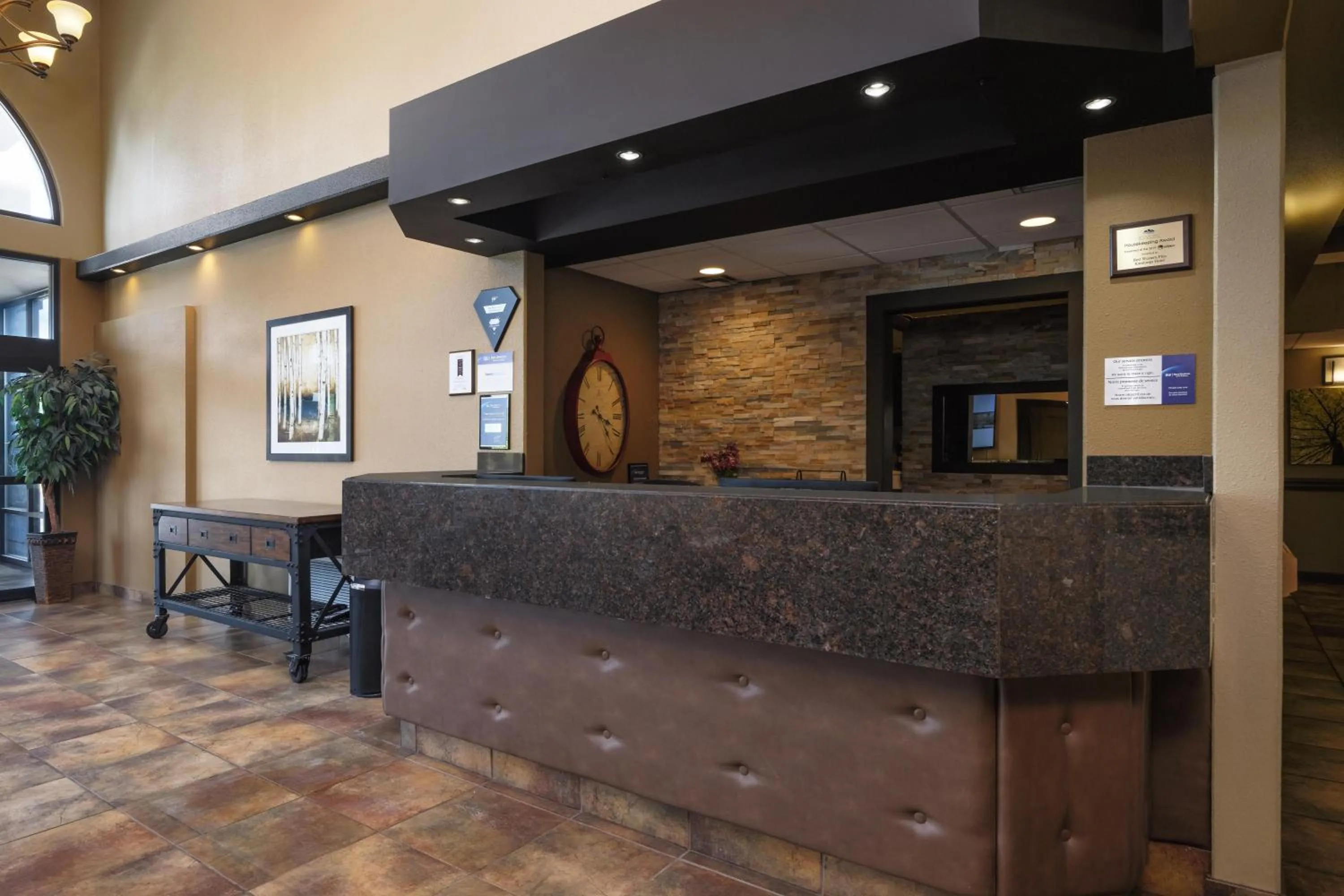 Lobby or reception in Best Western Plus Kamloops Hotel