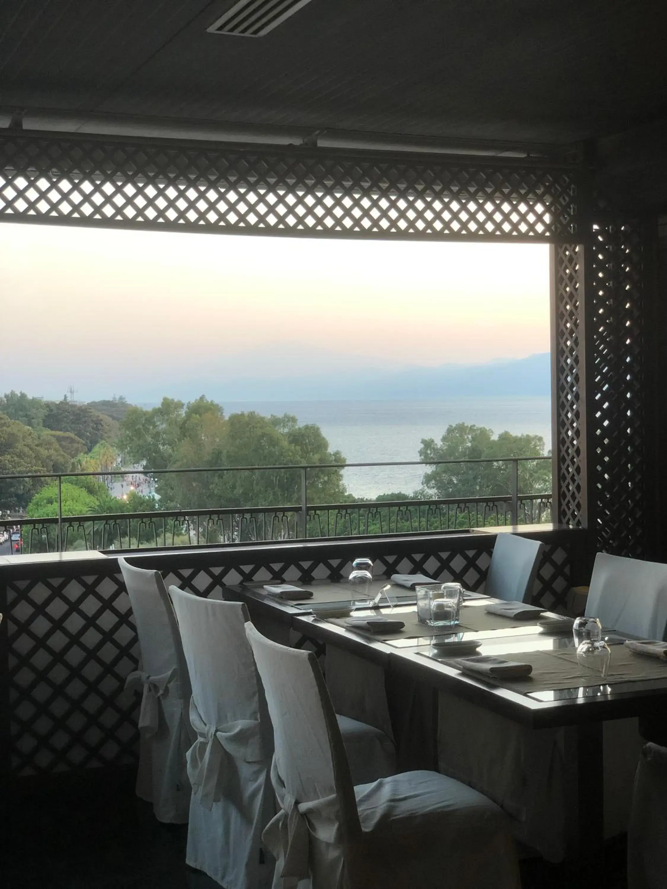 Restaurant/places to eat in Grand Hotel Excelsior Restaurant/places to eat in Grand Hotel Excelsior