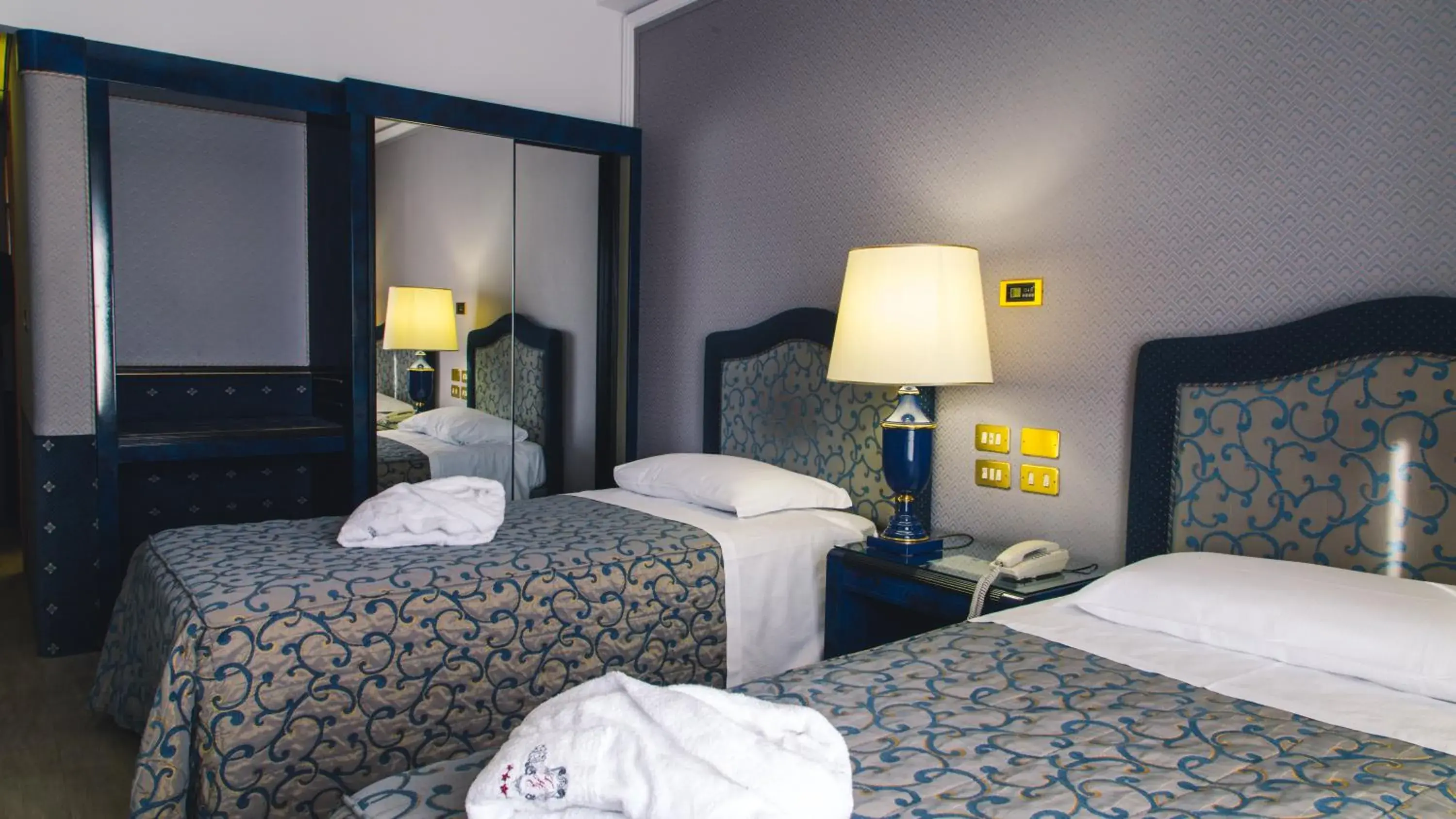 Bed in Grand Hotel Excelsior Bed in Grand Hotel Excelsior