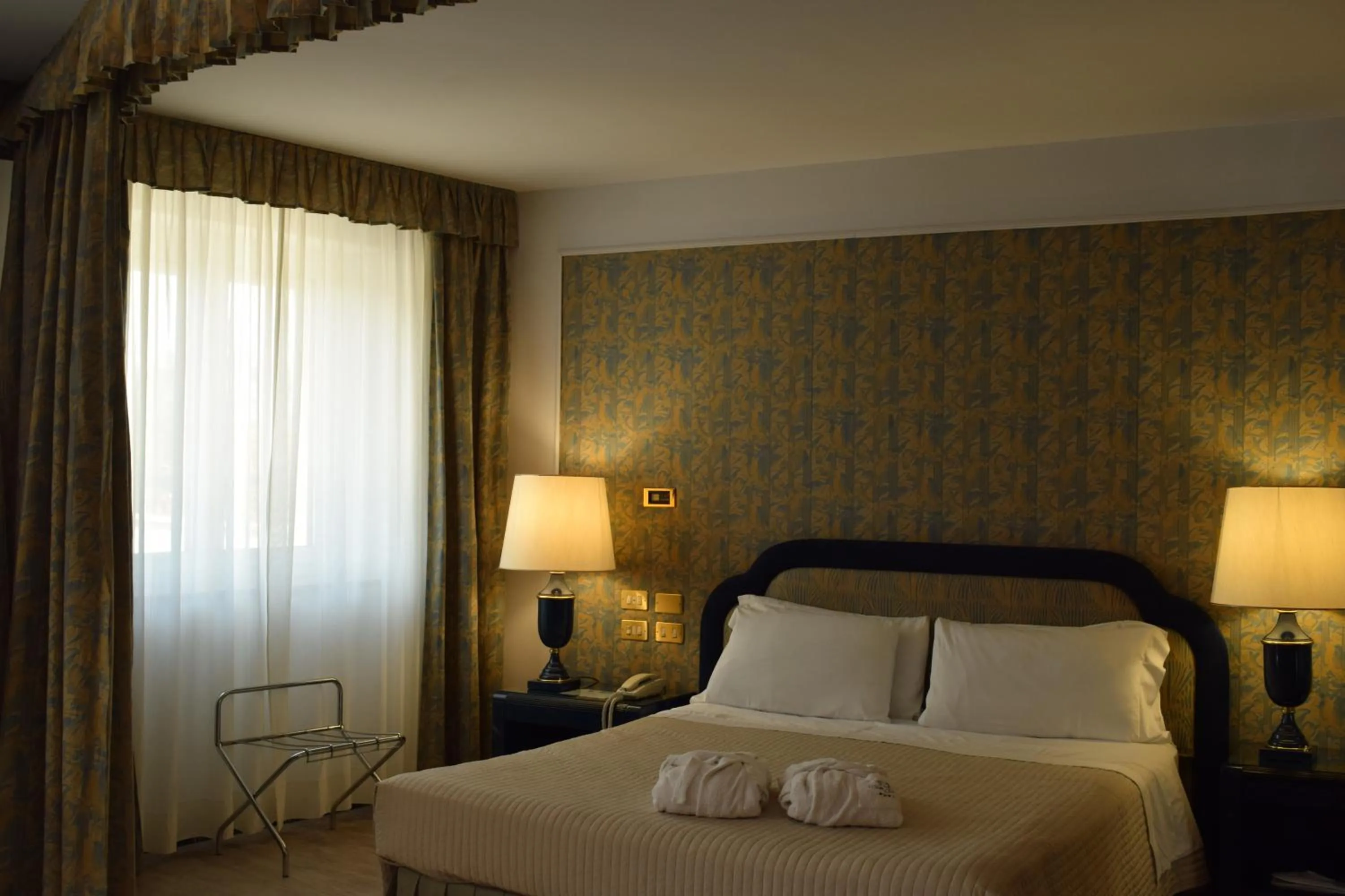 Bedroom, Bed in Grand Hotel Excelsior