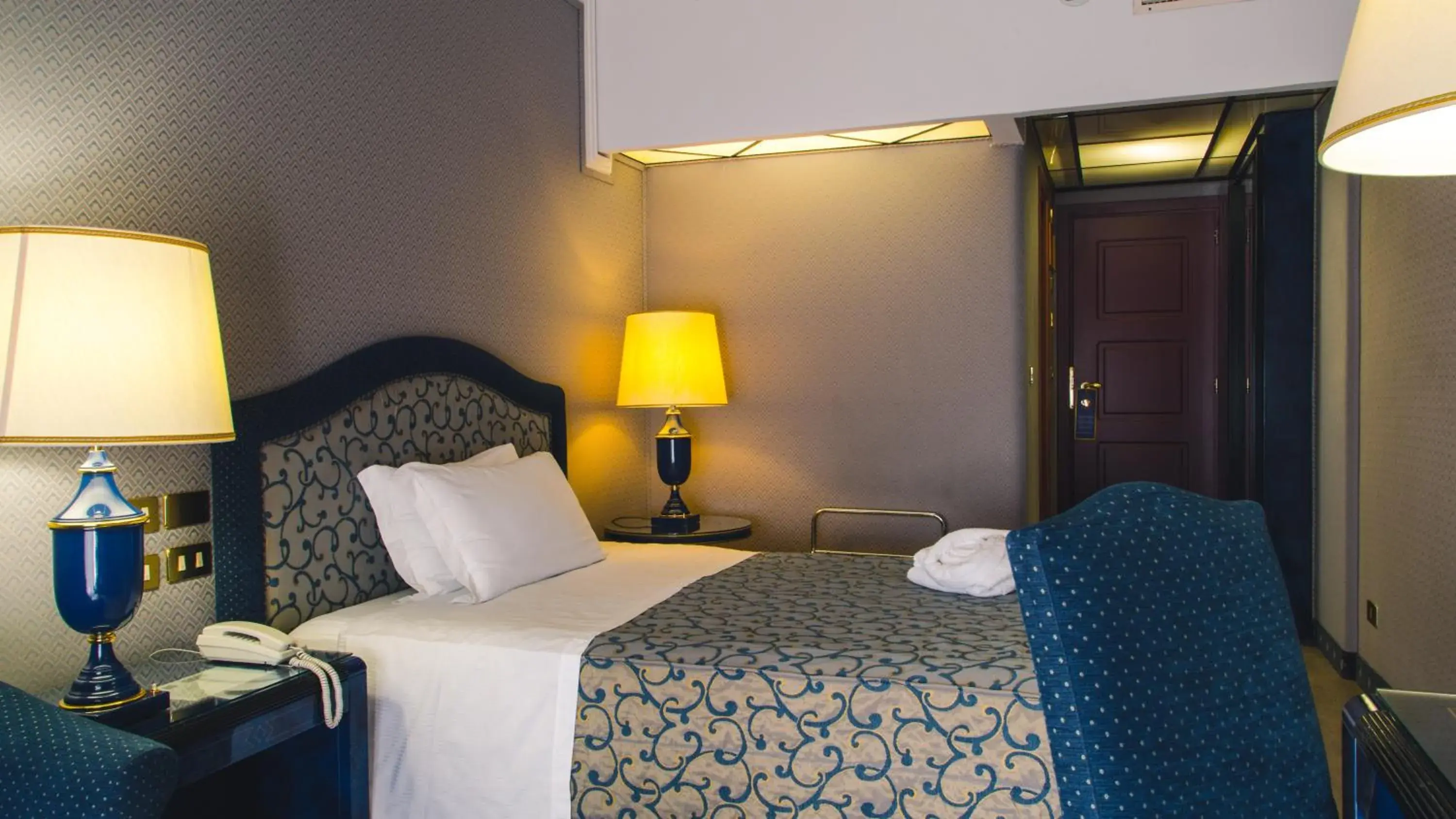 Photo of the whole room, Bed in Grand Hotel Excelsior Photo of the whole room, Bed in Grand Hotel Excelsior