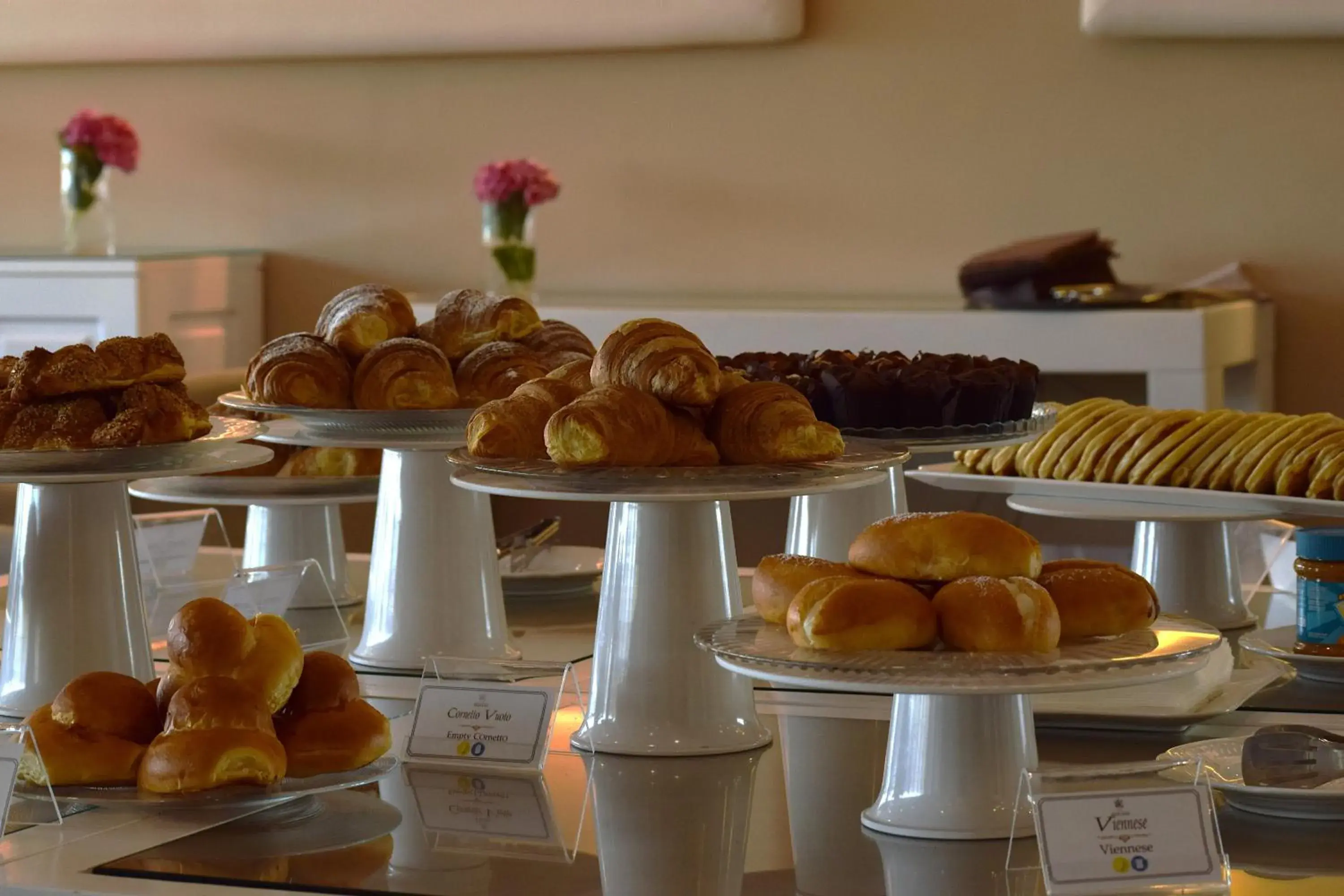 Breakfast in Grand Hotel Excelsior Breakfast in Grand Hotel Excelsior