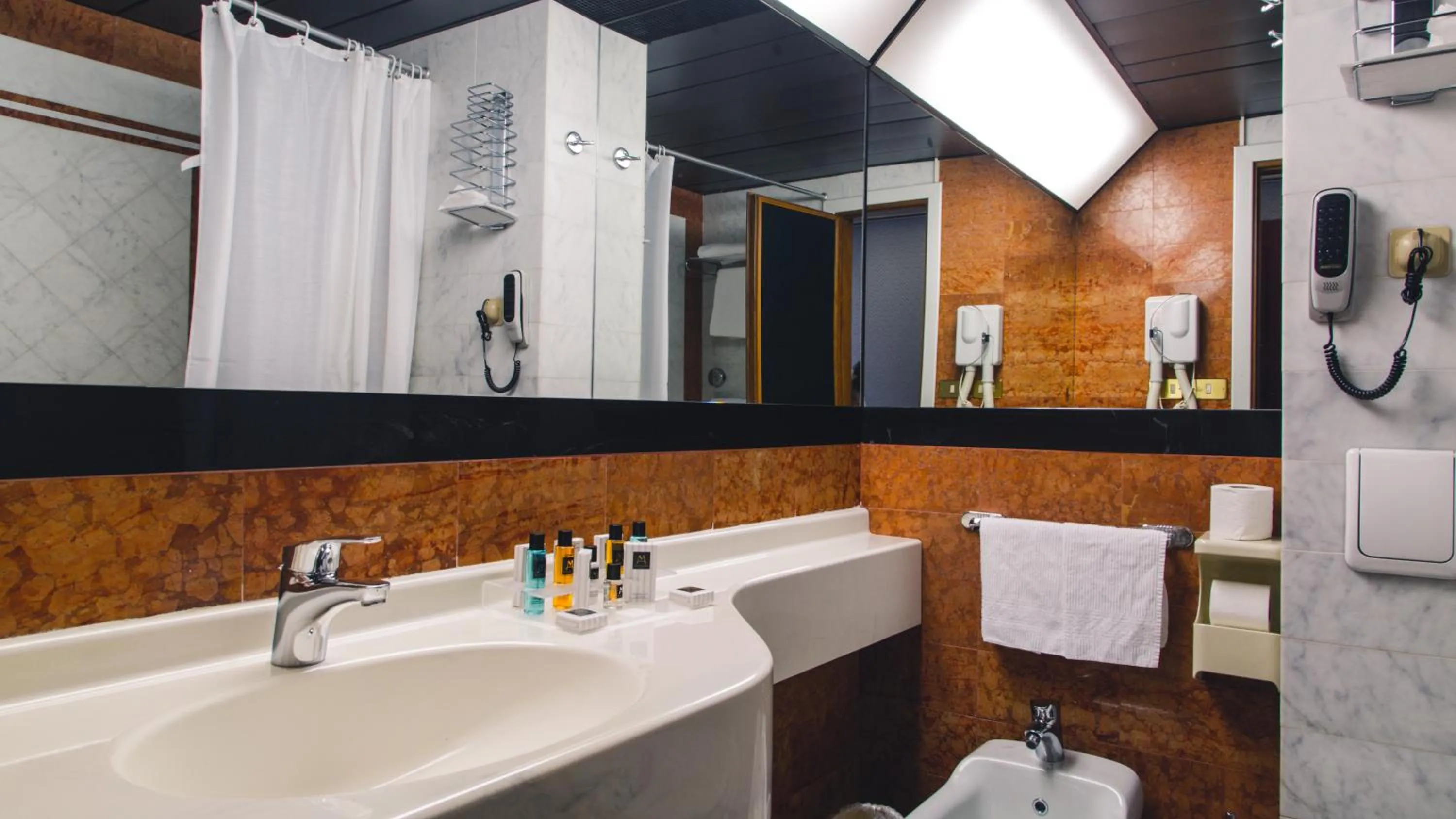 Bathroom in Grand Hotel Excelsior