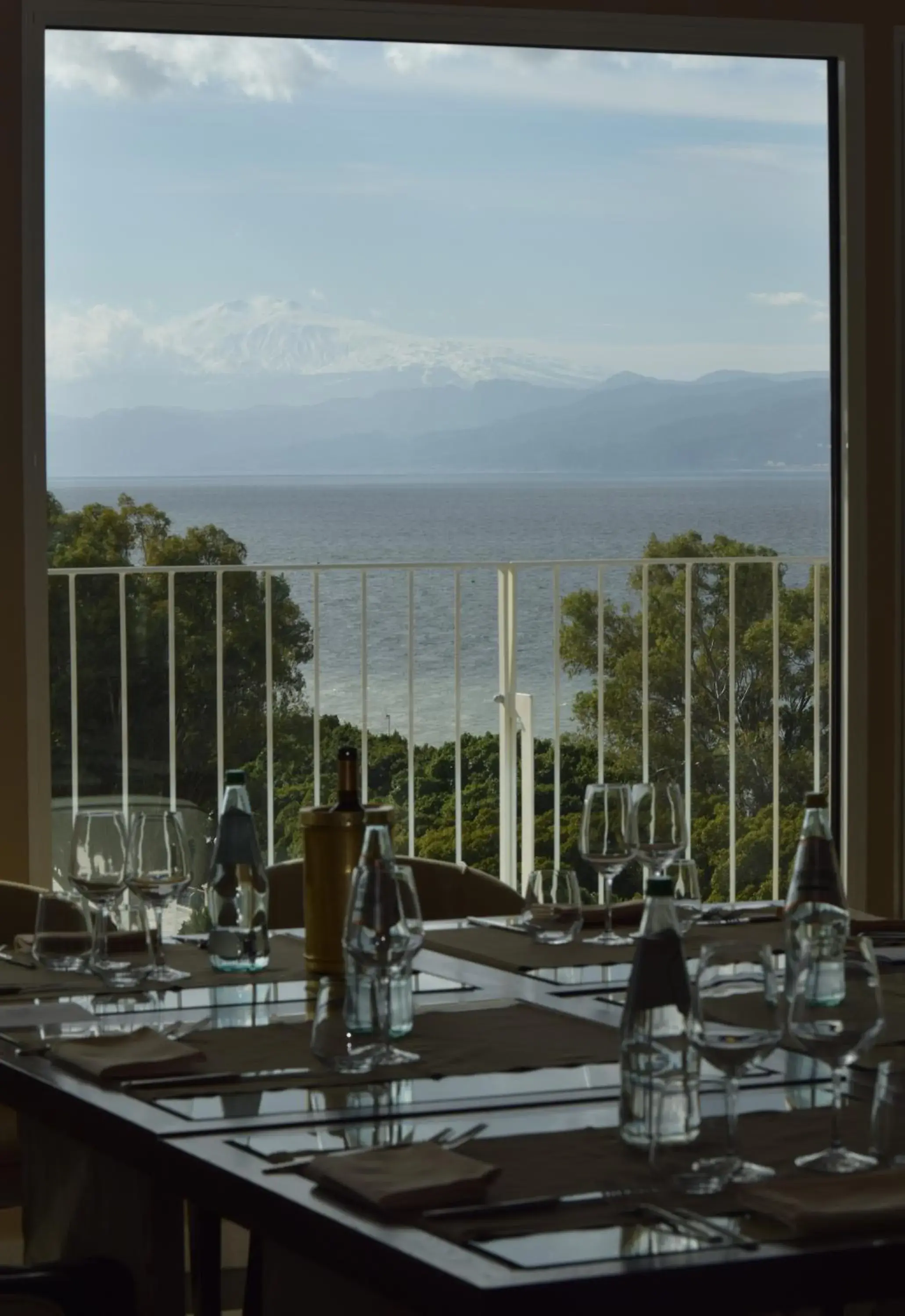 Restaurant/places to eat in Grand Hotel Excelsior Restaurant/places to eat in Grand Hotel Excelsior