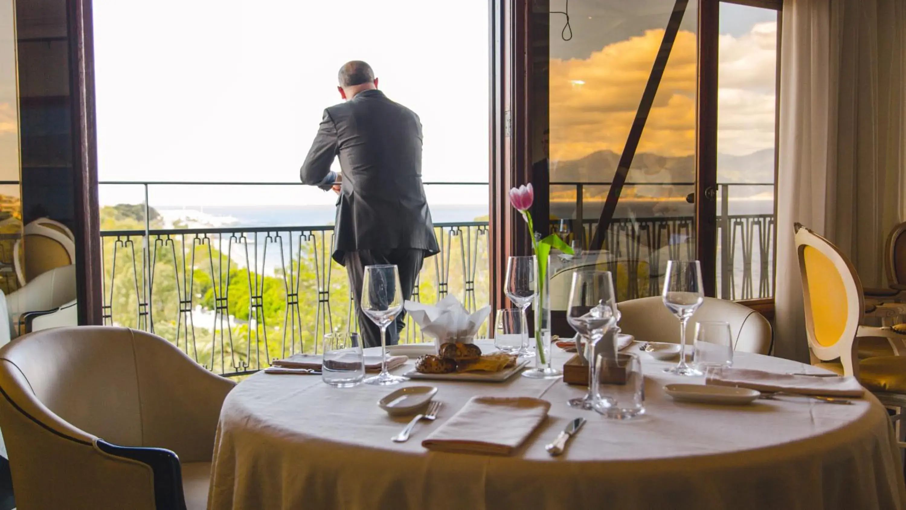 Restaurant/places to eat in Grand Hotel Excelsior Restaurant/places to eat in Grand Hotel Excelsior