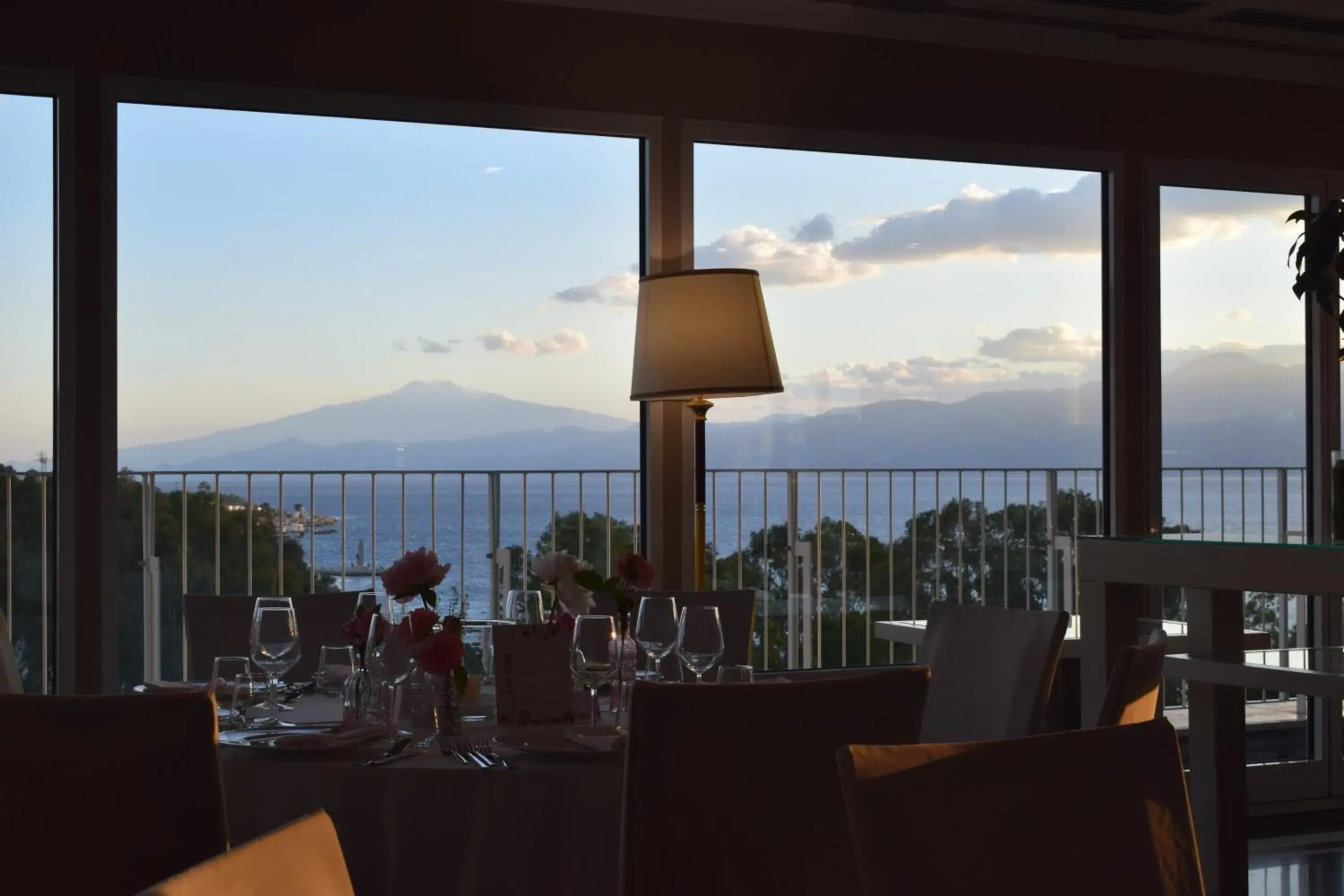 Restaurant/places to eat in Grand Hotel Excelsior Restaurant/places to eat in Grand Hotel Excelsior