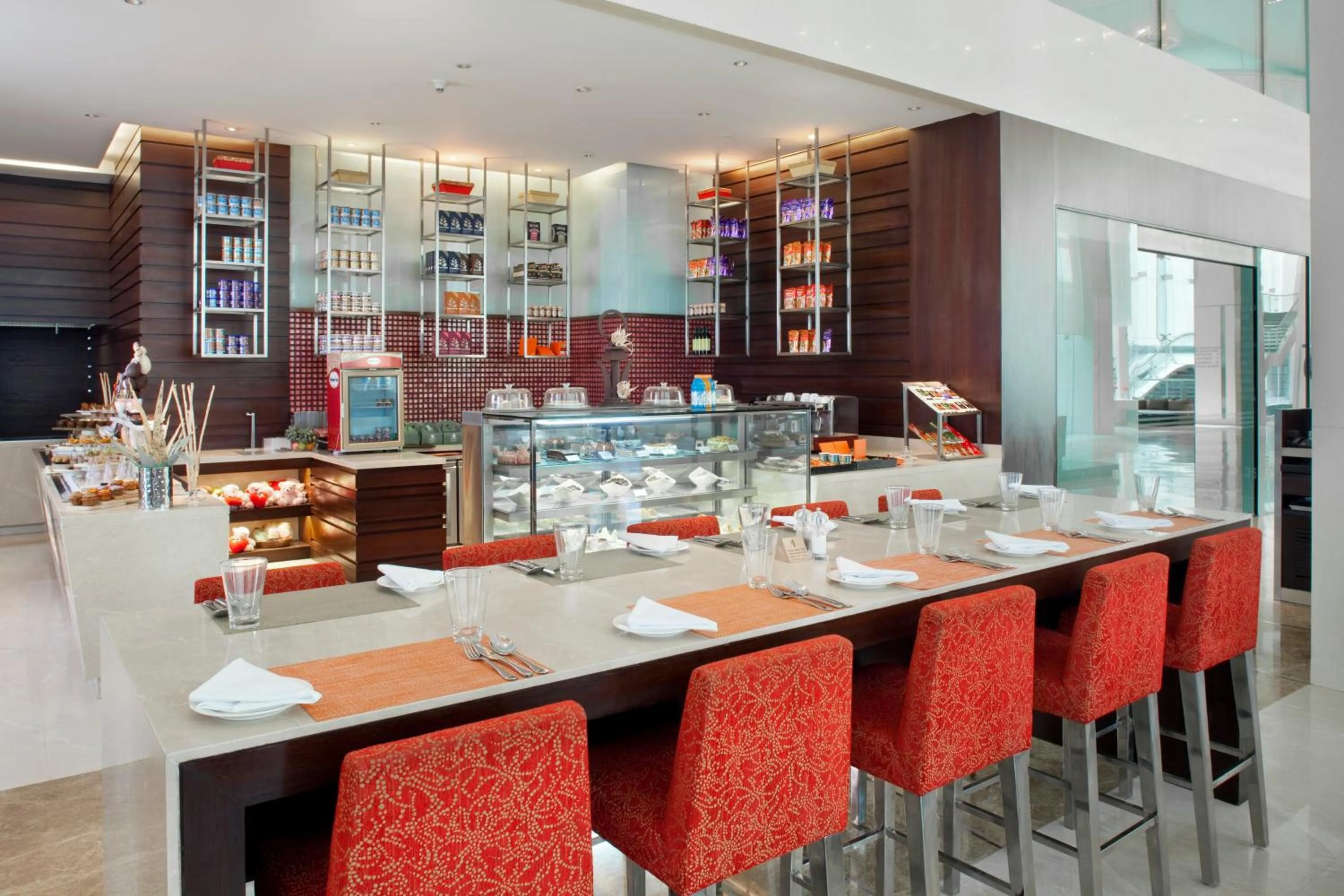 Restaurant/places to eat in Holiday Inn Mumbai International Airport by IHG