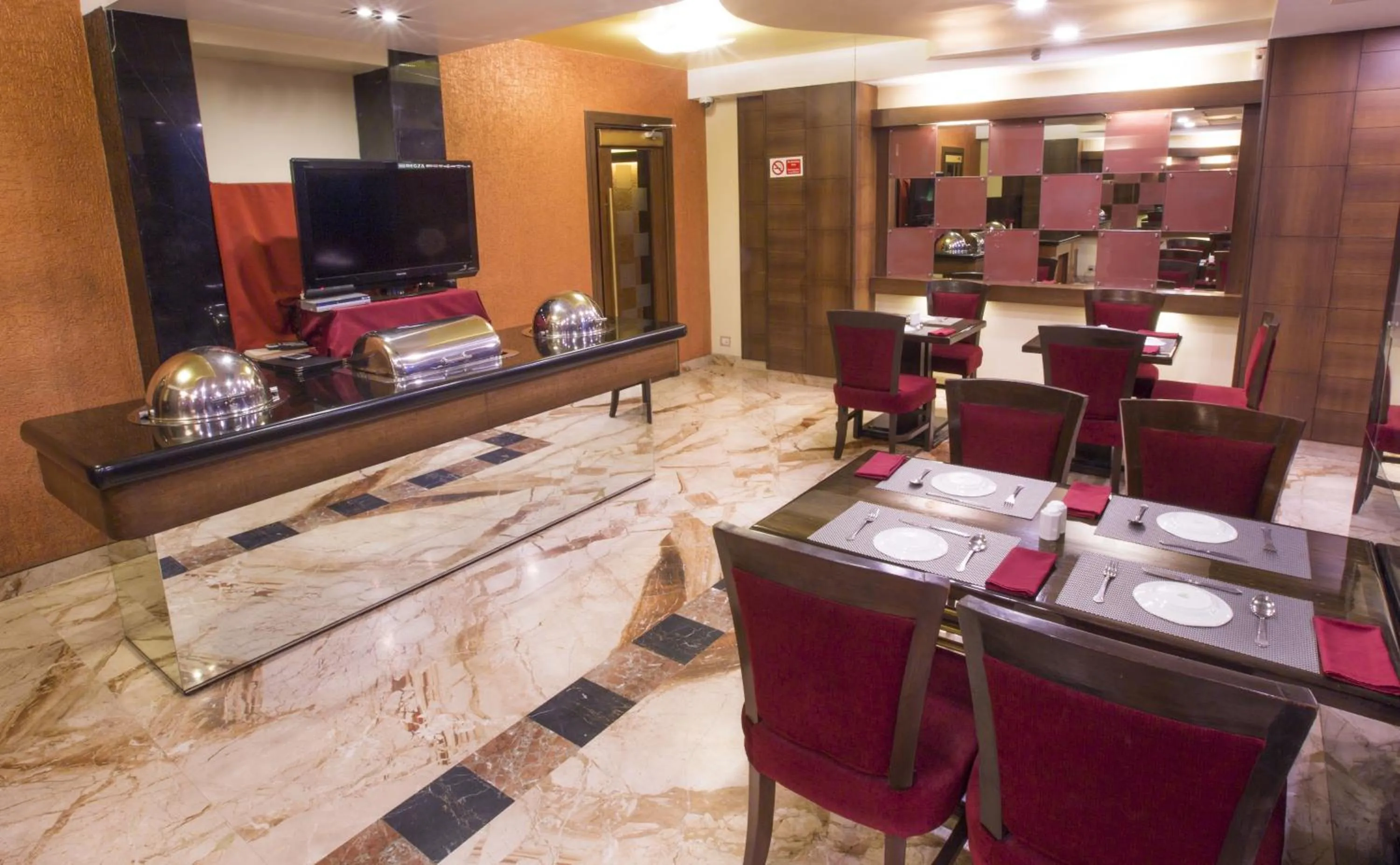 Restaurant/places to eat in Hotel Airport International Mumbai