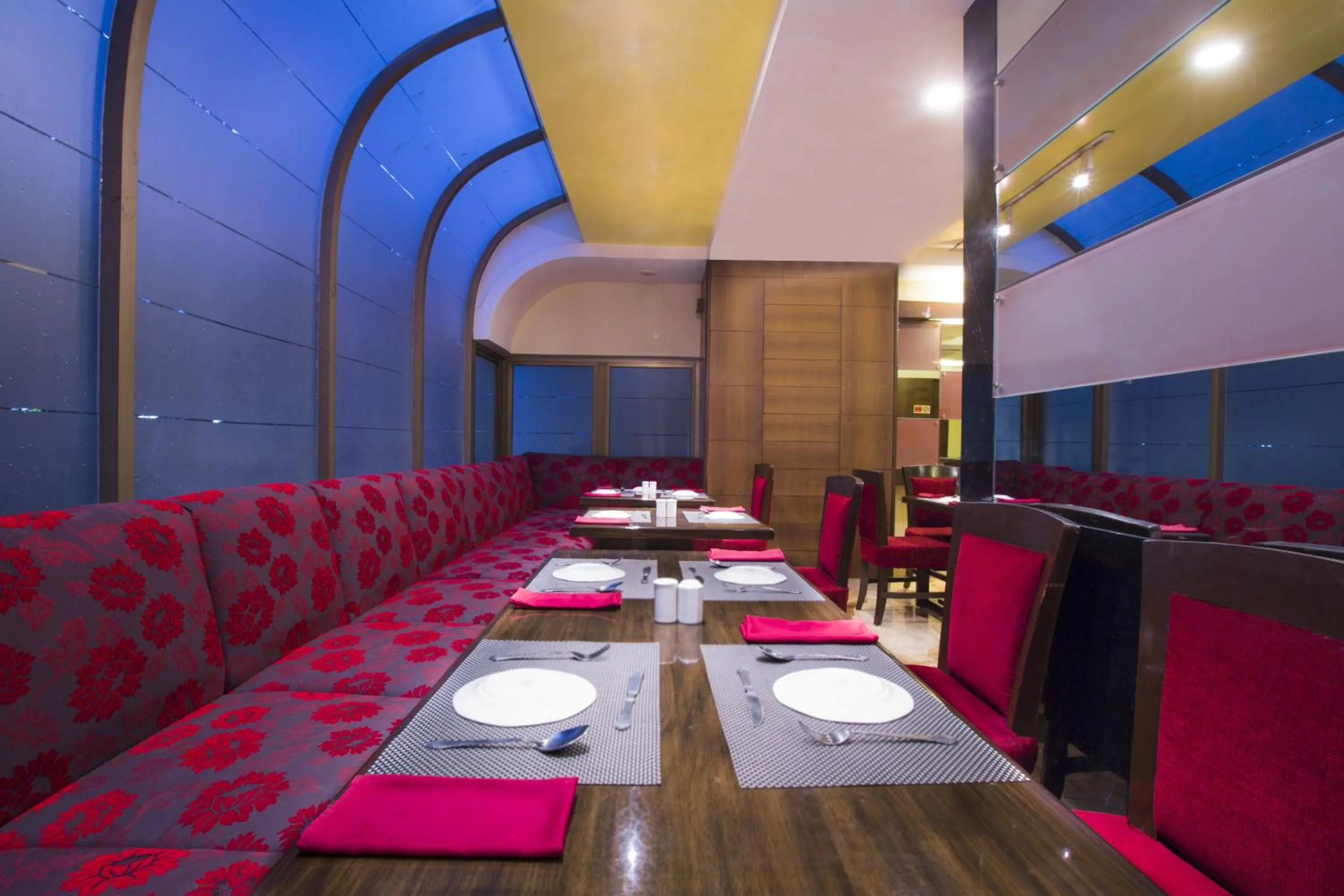 Restaurant/places to eat in Hotel Airport International Mumbai