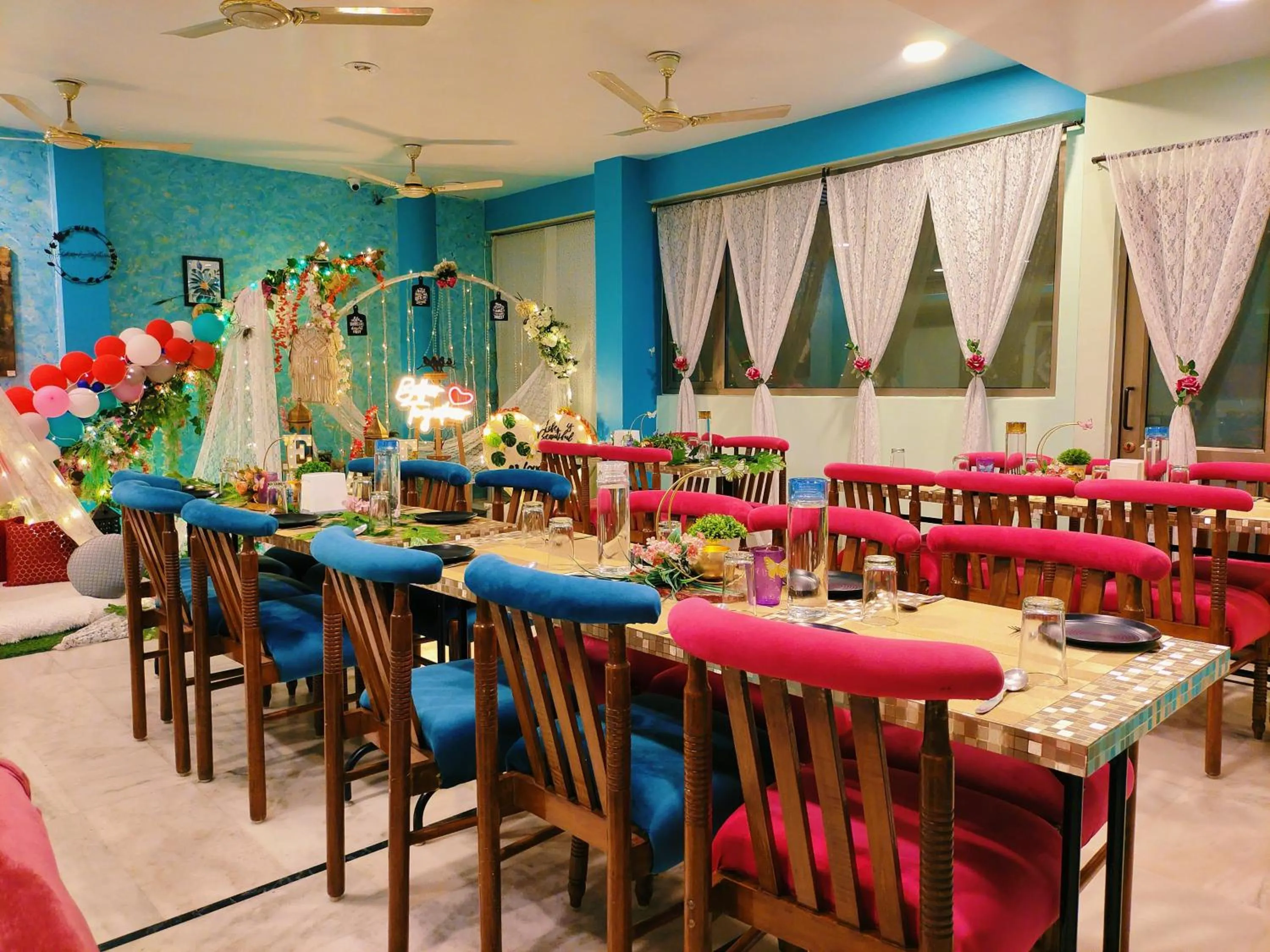 Restaurant/places to eat in Sarang Palace - A Luxury Boutique Hotel