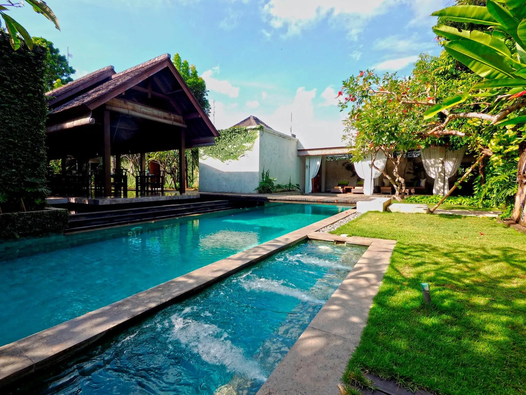 Swimming pool in The Amala Boutique Retreat