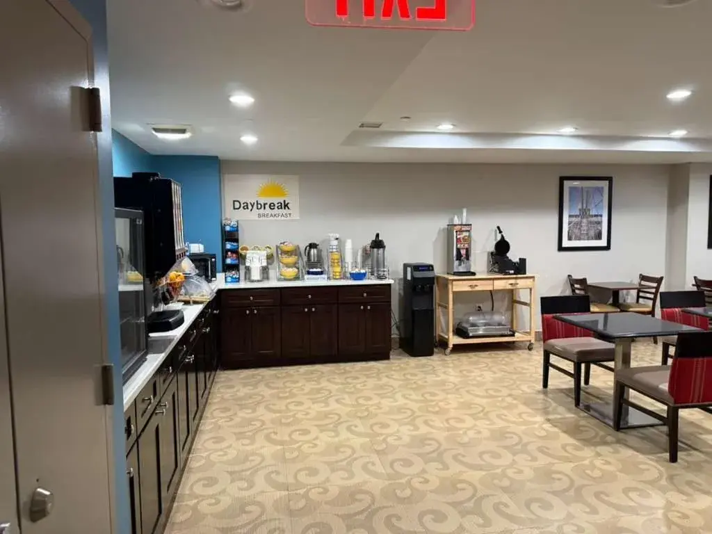 Kitchen or kitchenette in Days Inn by Wyndham Brooklyn Marine Park Kitchen or kitchenette in Days Inn by Wyndham Brooklyn Marine Park