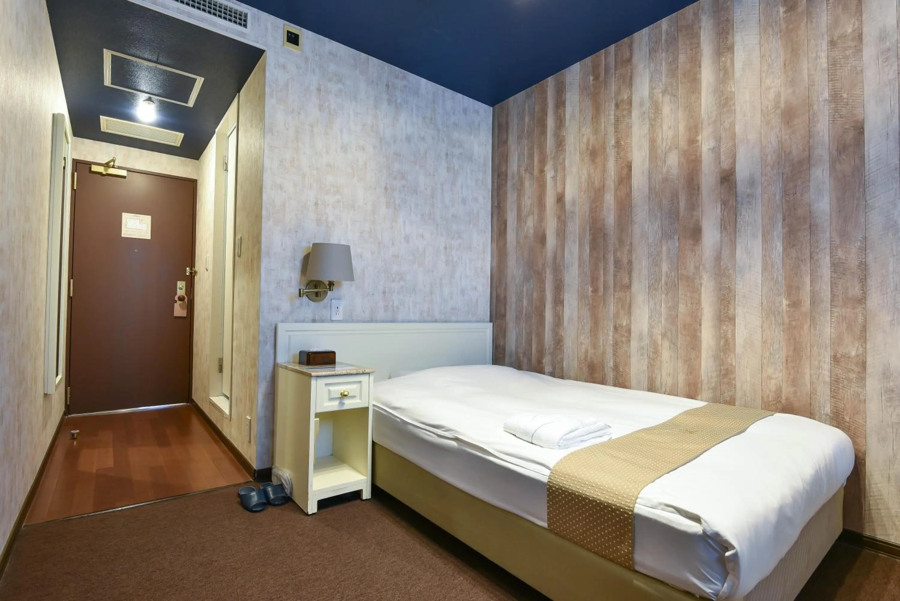 Bed in New Osaka Hotel Shinsaibashi