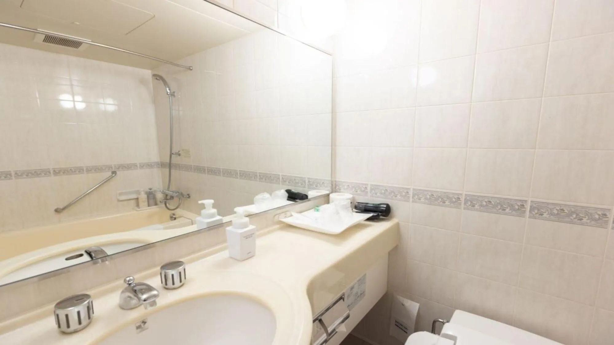 Bath in New Osaka Hotel Shinsaibashi