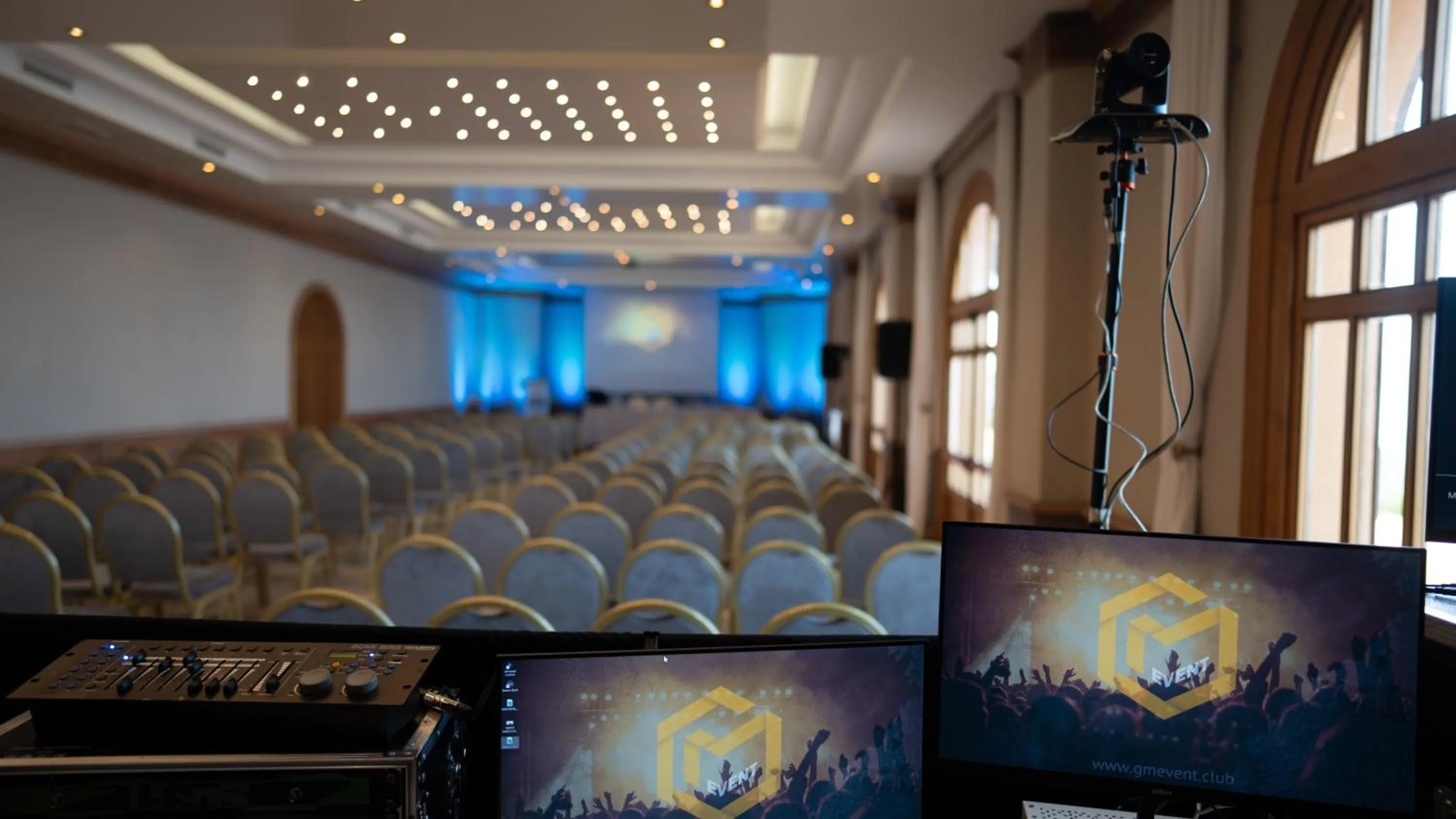 Communal lounge/ TV room in Altafiumara Resort & Spa