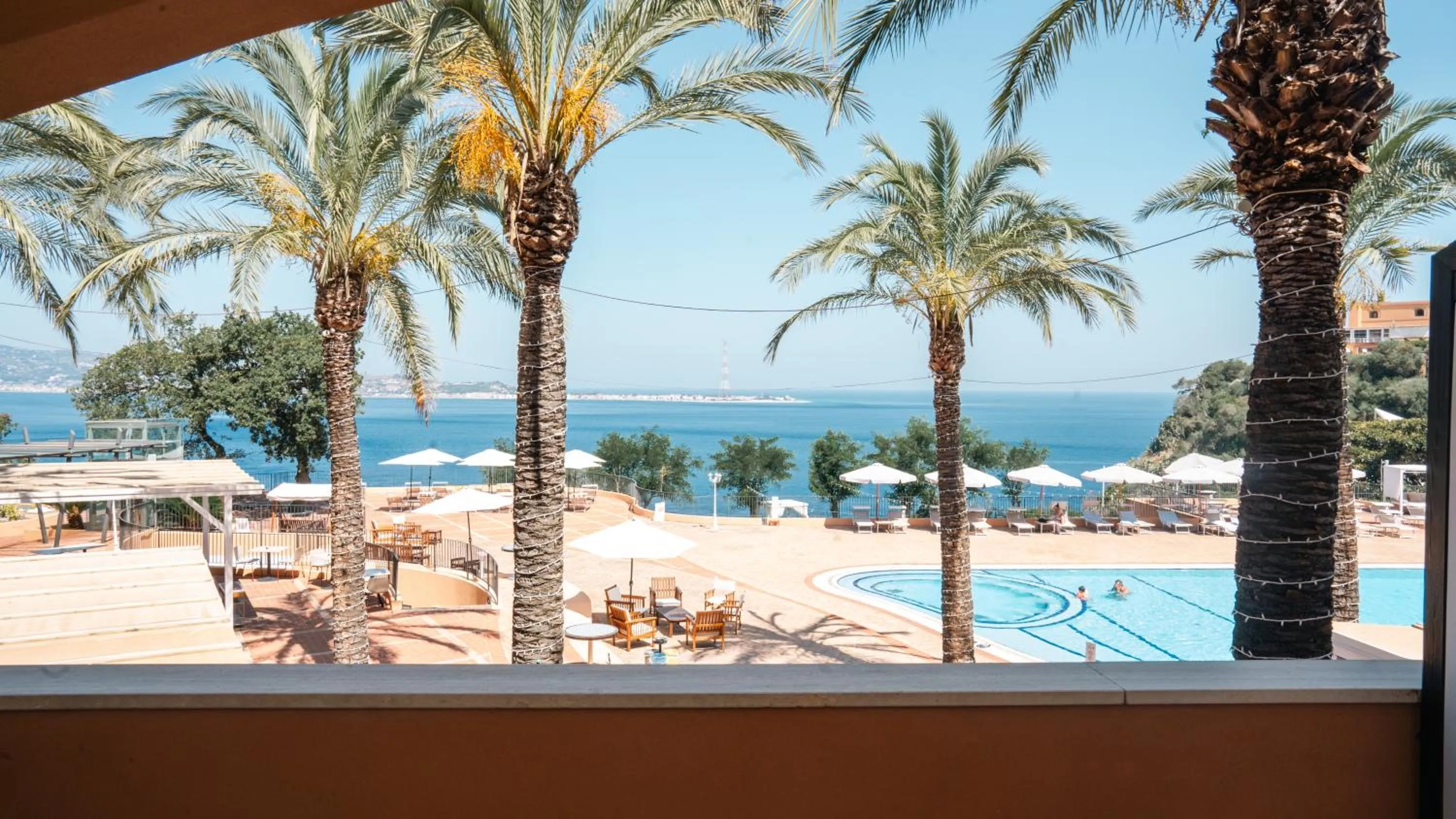 Patio in Altafiumara Resort & Spa