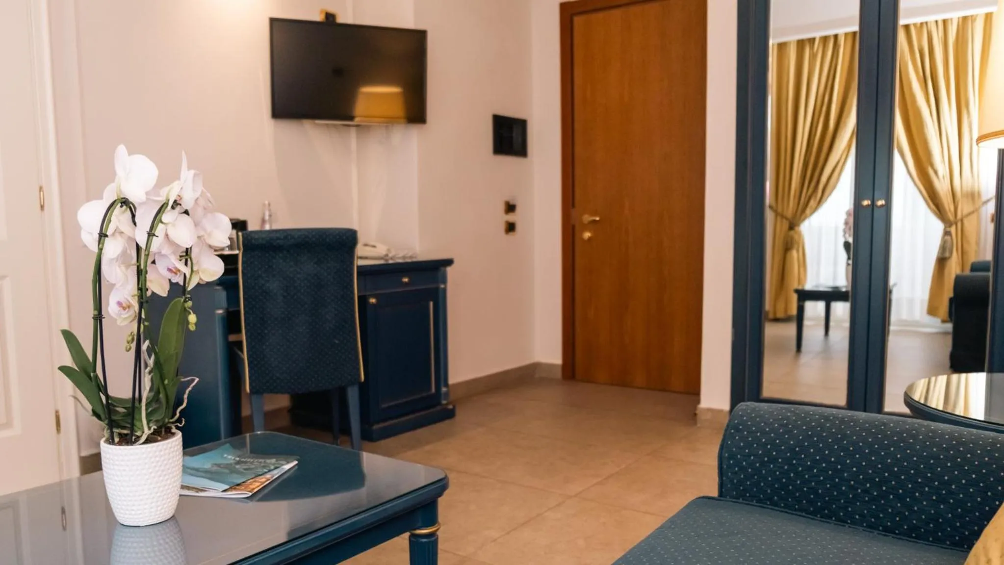 TV and multimedia in Altafiumara Resort & Spa