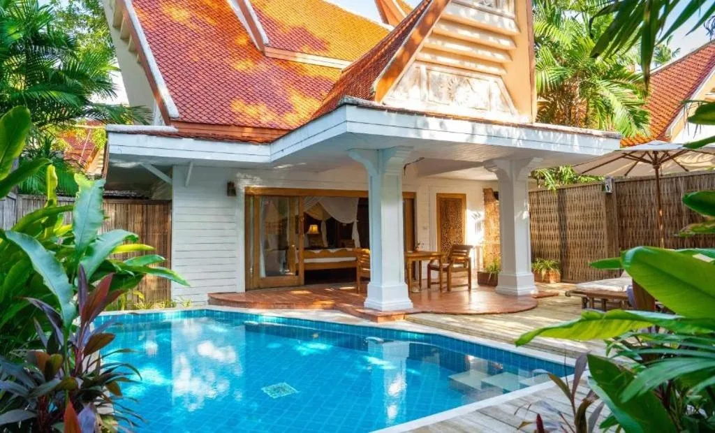 Garden in Santhiya Koh Chang Resort