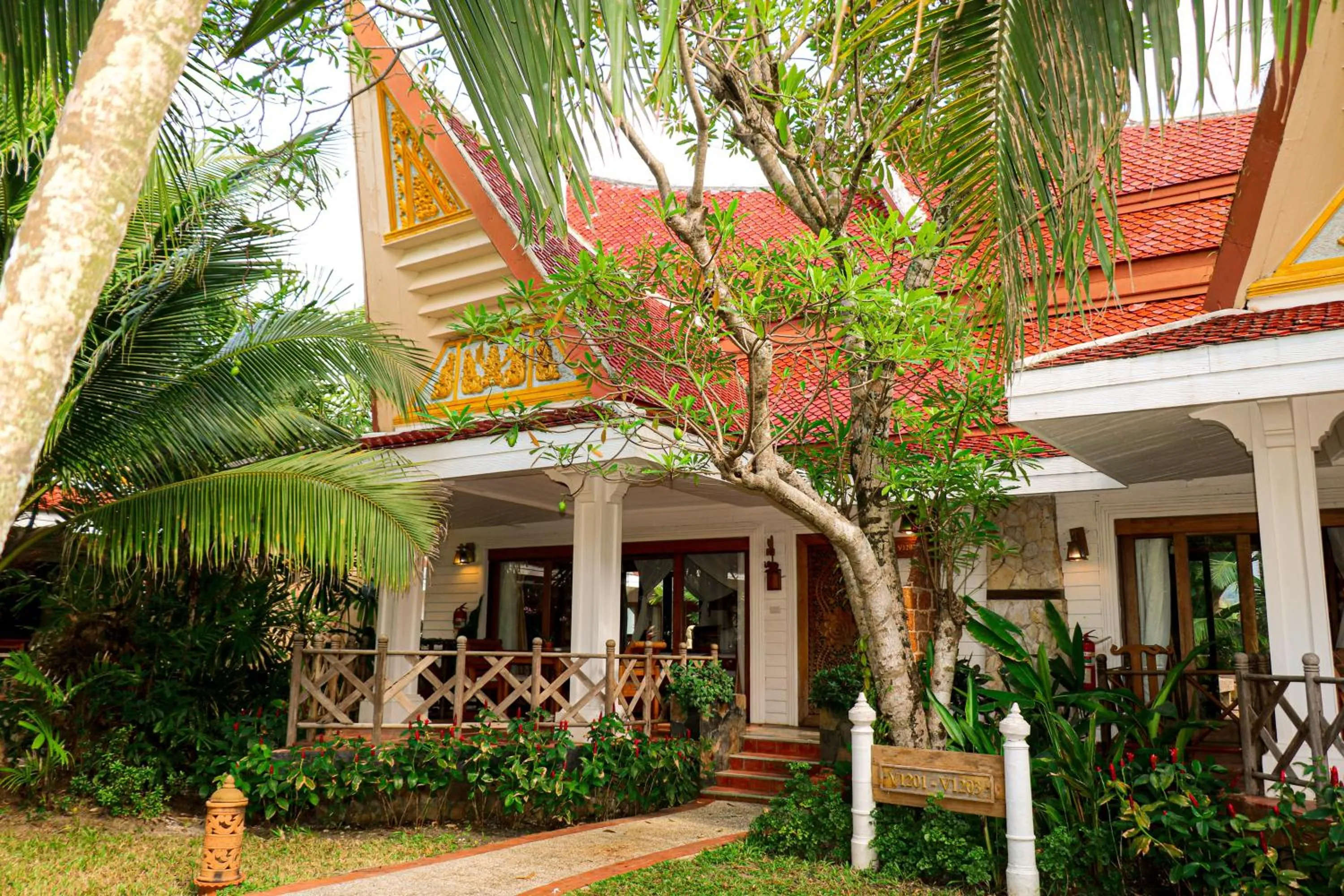 Garden view in Santhiya Koh Chang Resort