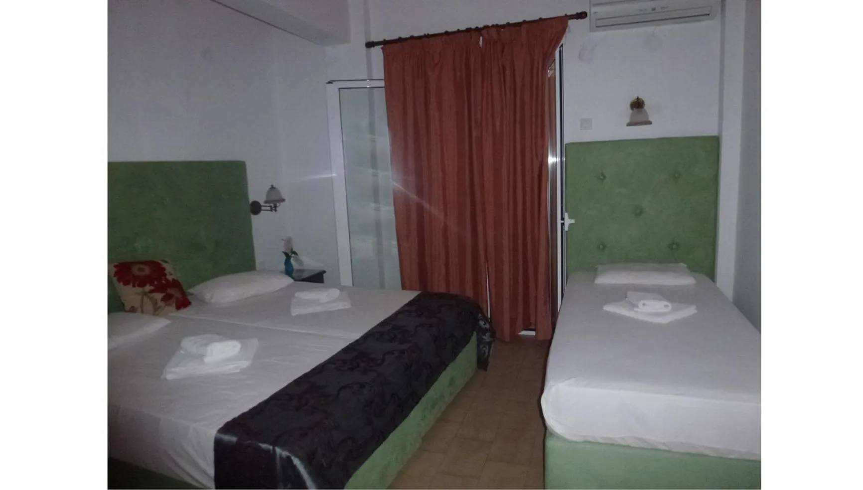 Photo of the whole room, Bed in Galini Studios