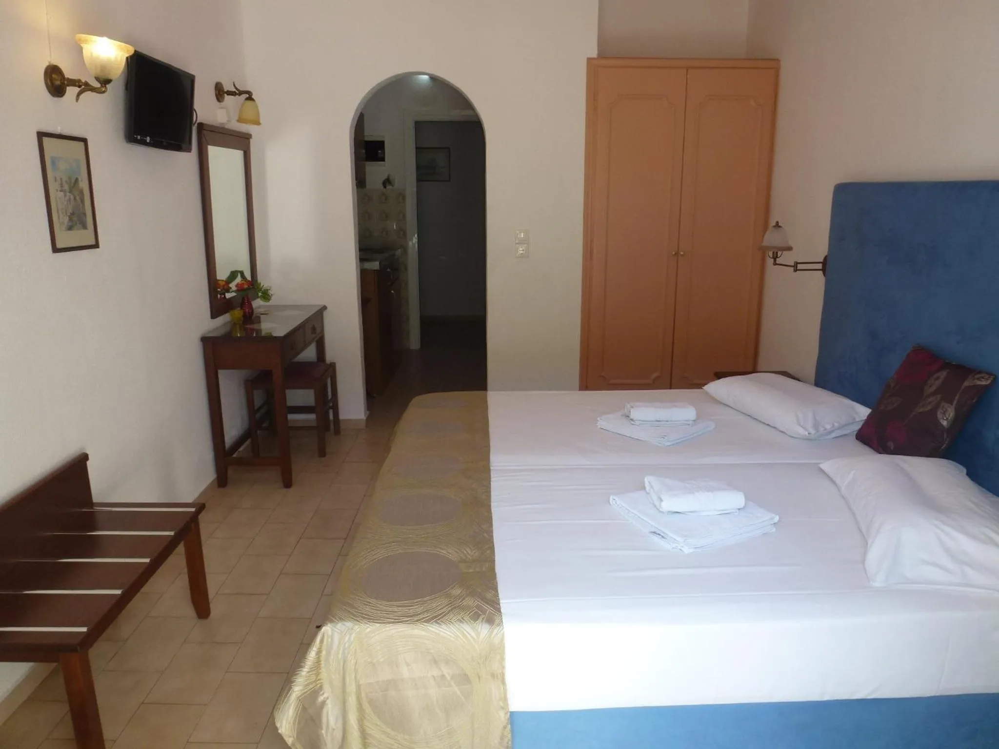 Photo of the whole room, Bed in Galini Studios