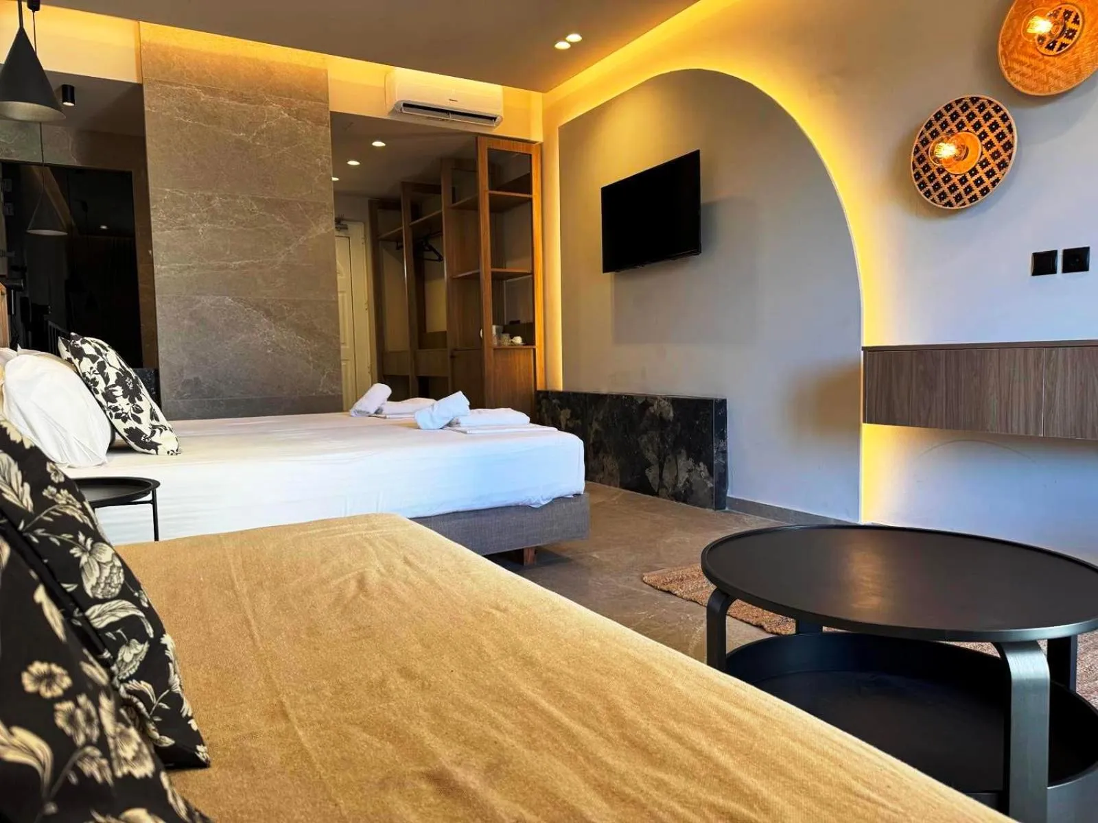 Communal lounge/ TV room, Bed in Argiro Village