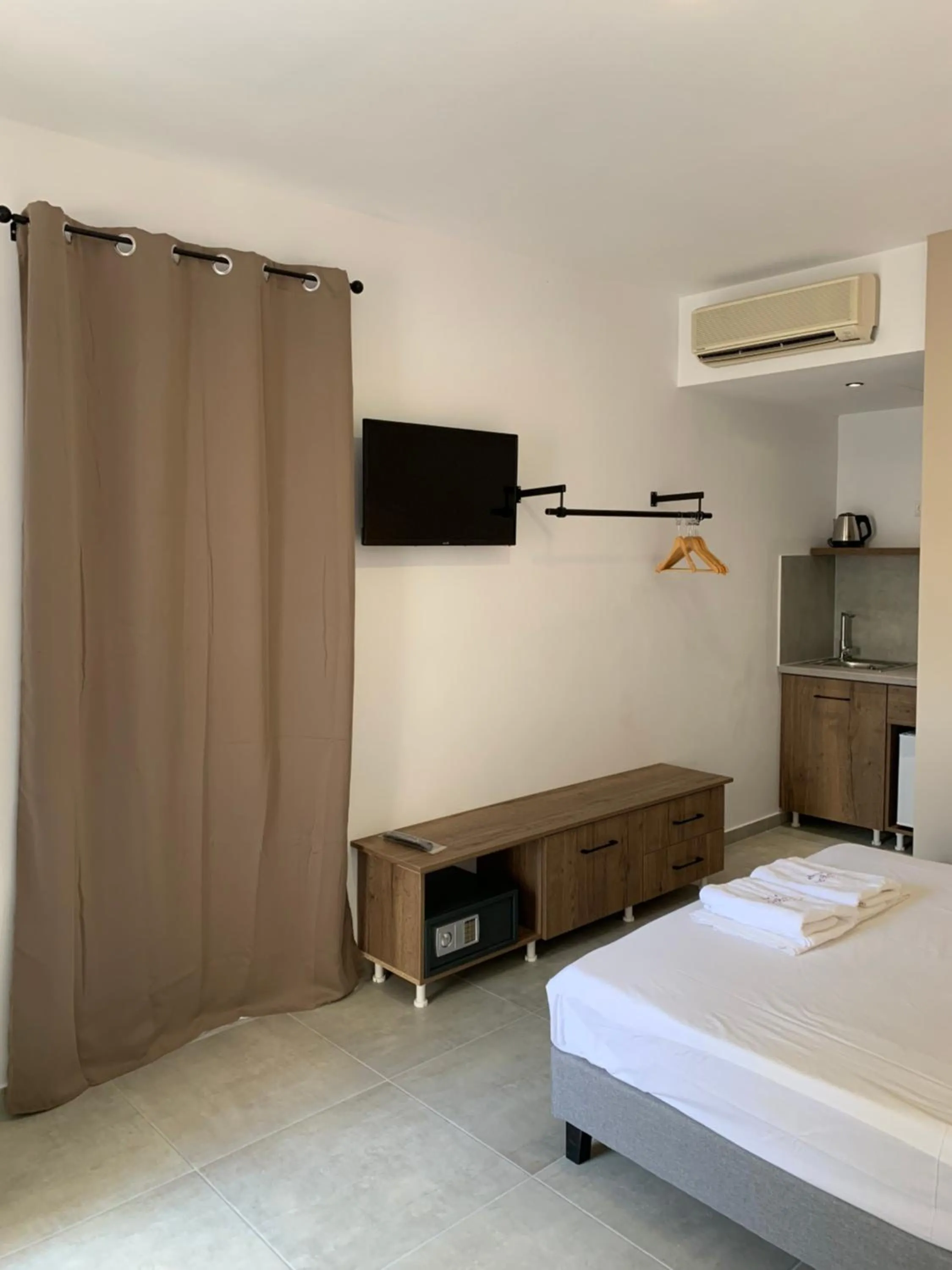 TV and multimedia, Bed in Argiro Village