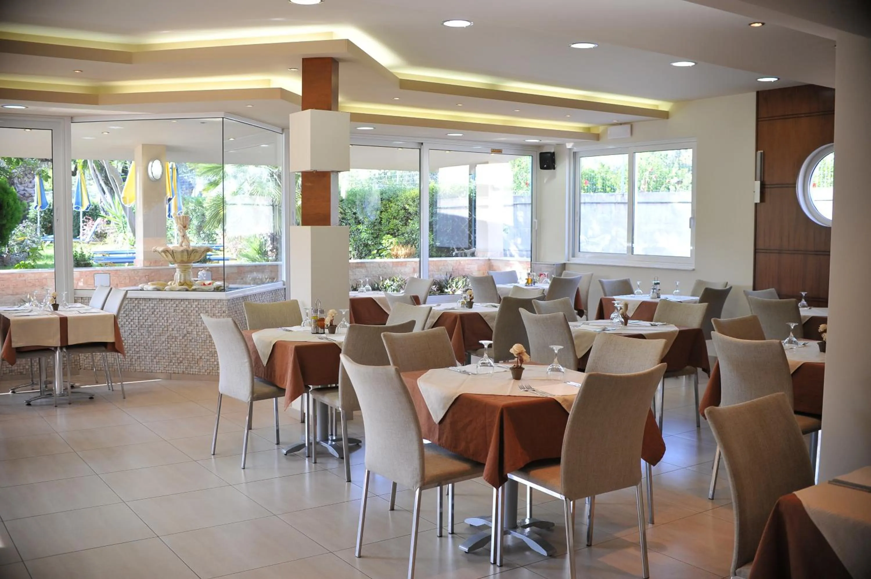 Restaurant/places to eat in Argiro Village