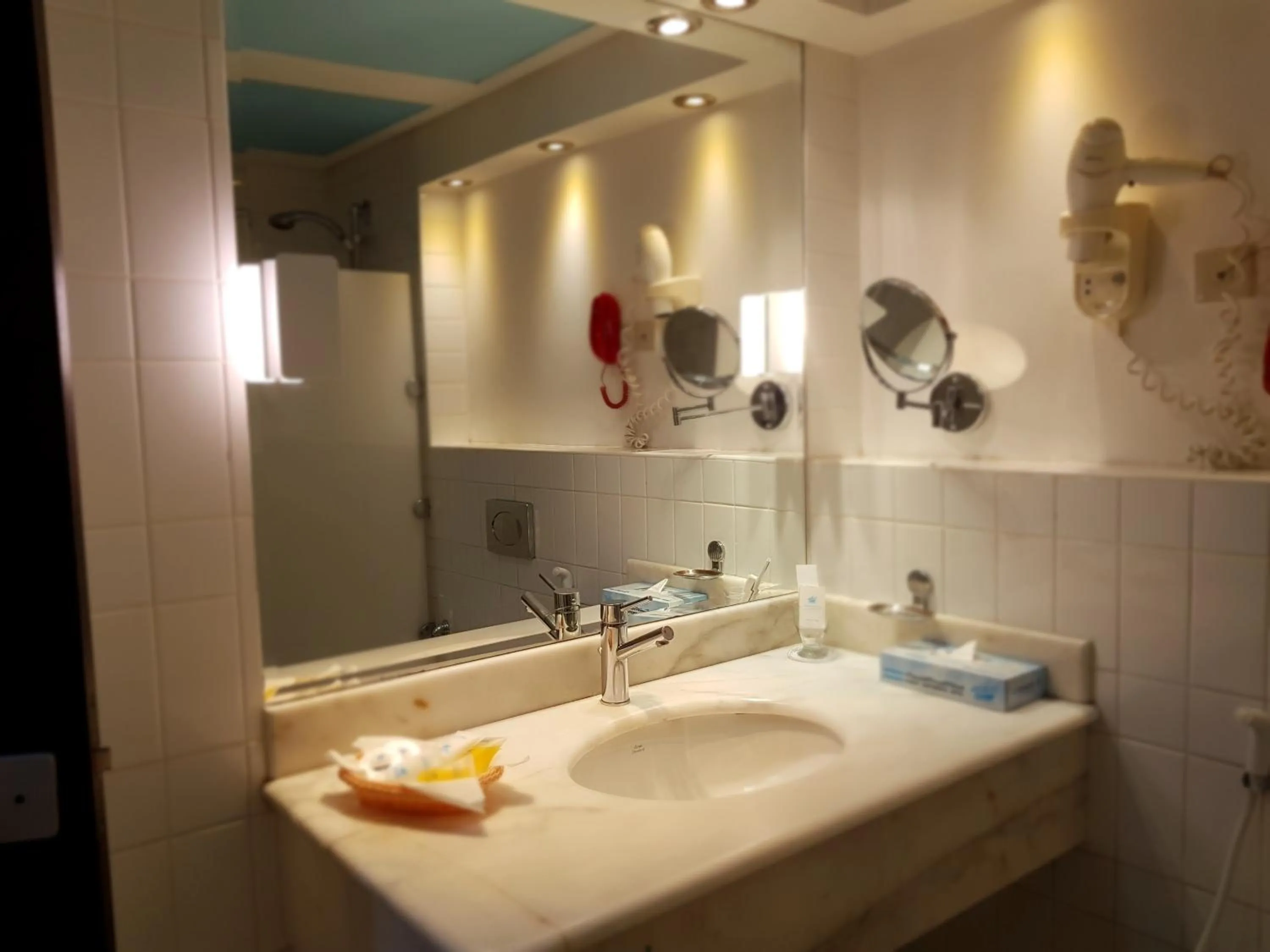 Kuwait Continental Hotel