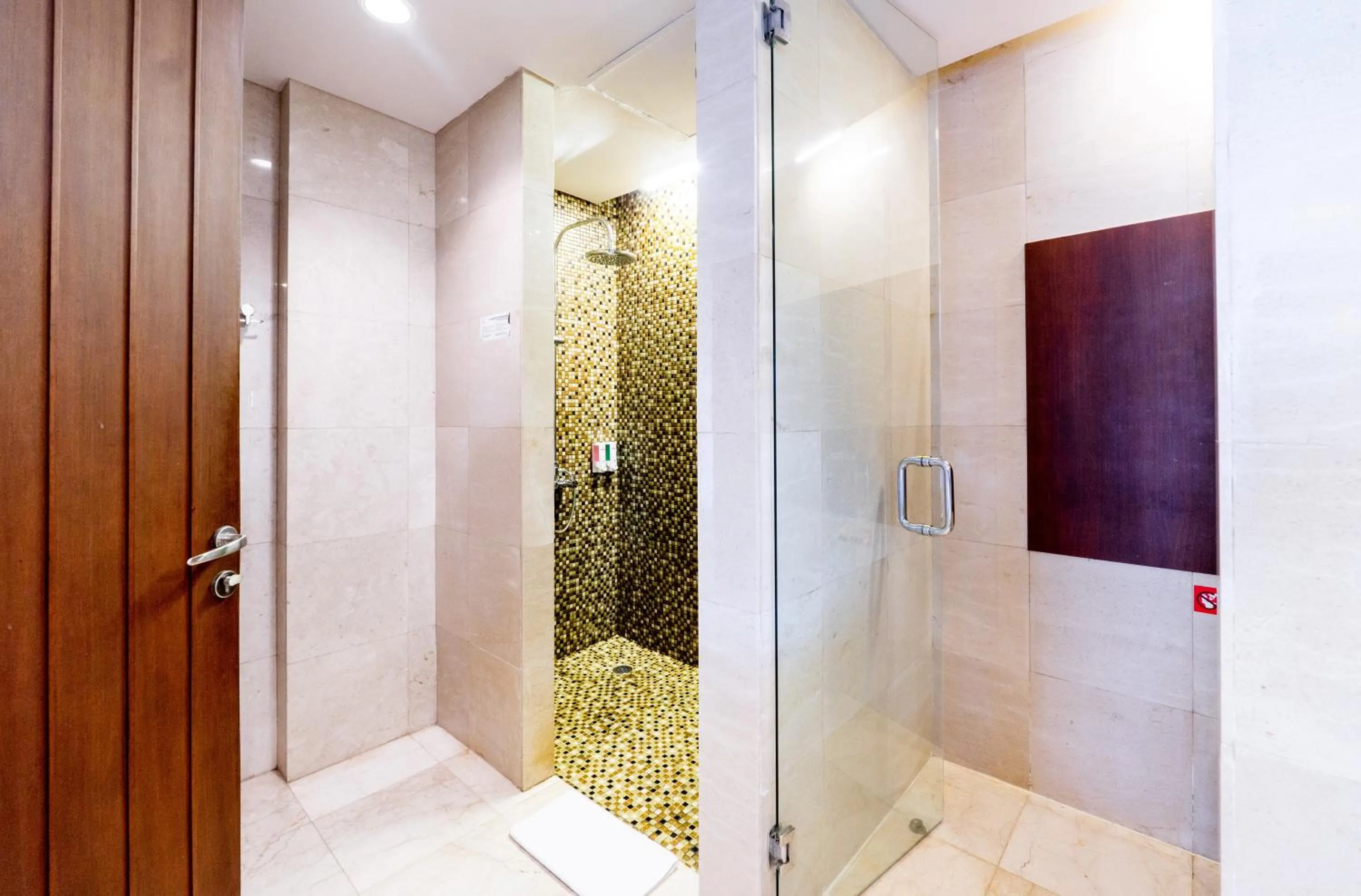 Shower in Le Grande Bali