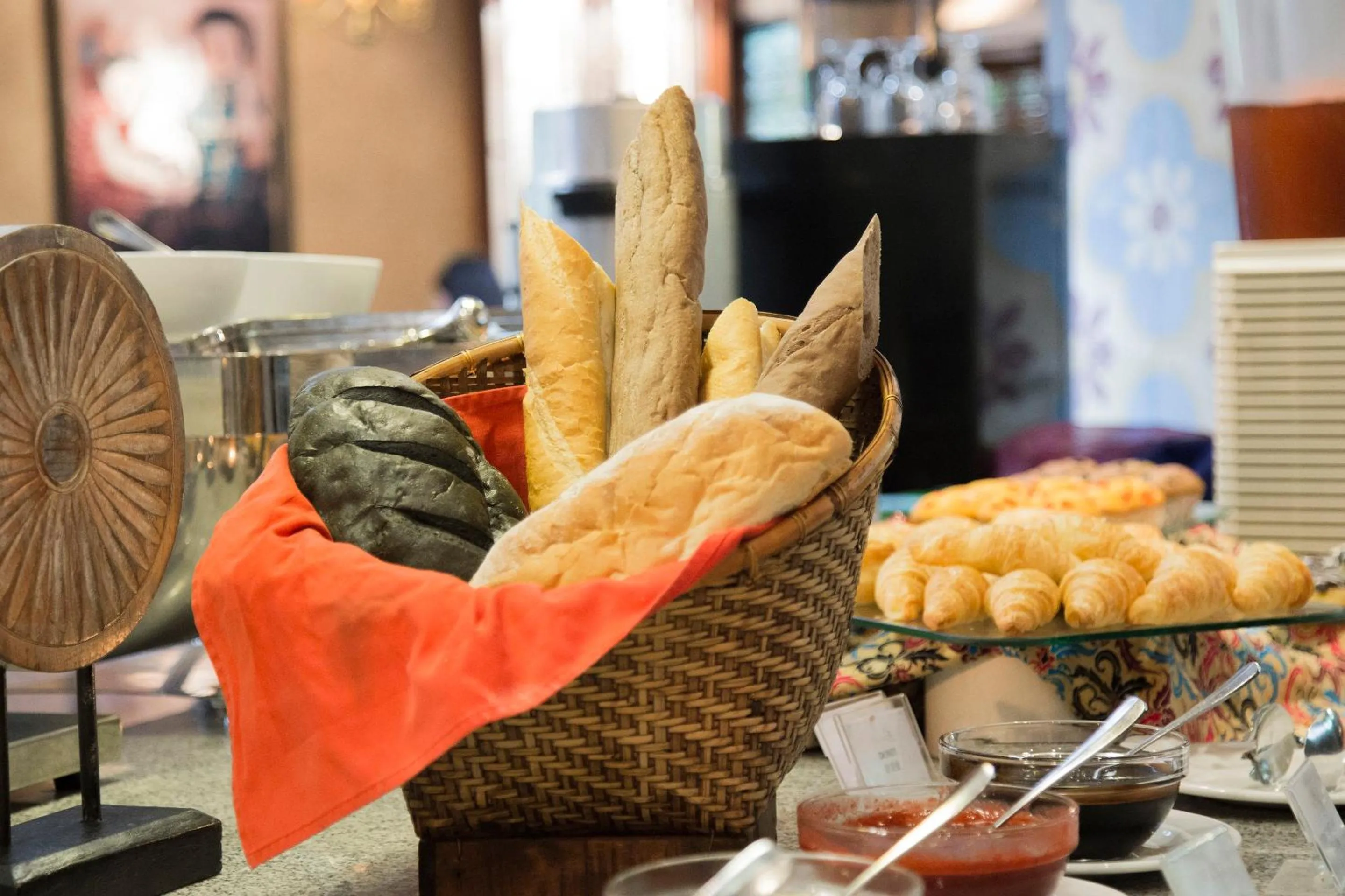 Restaurant/places to eat in Le Grande Bali