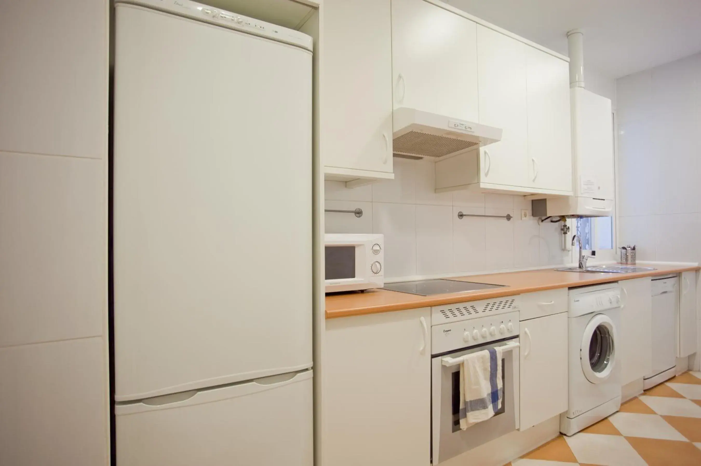 Spring, Kitchen/Kitchenette in Apartment in the Centre