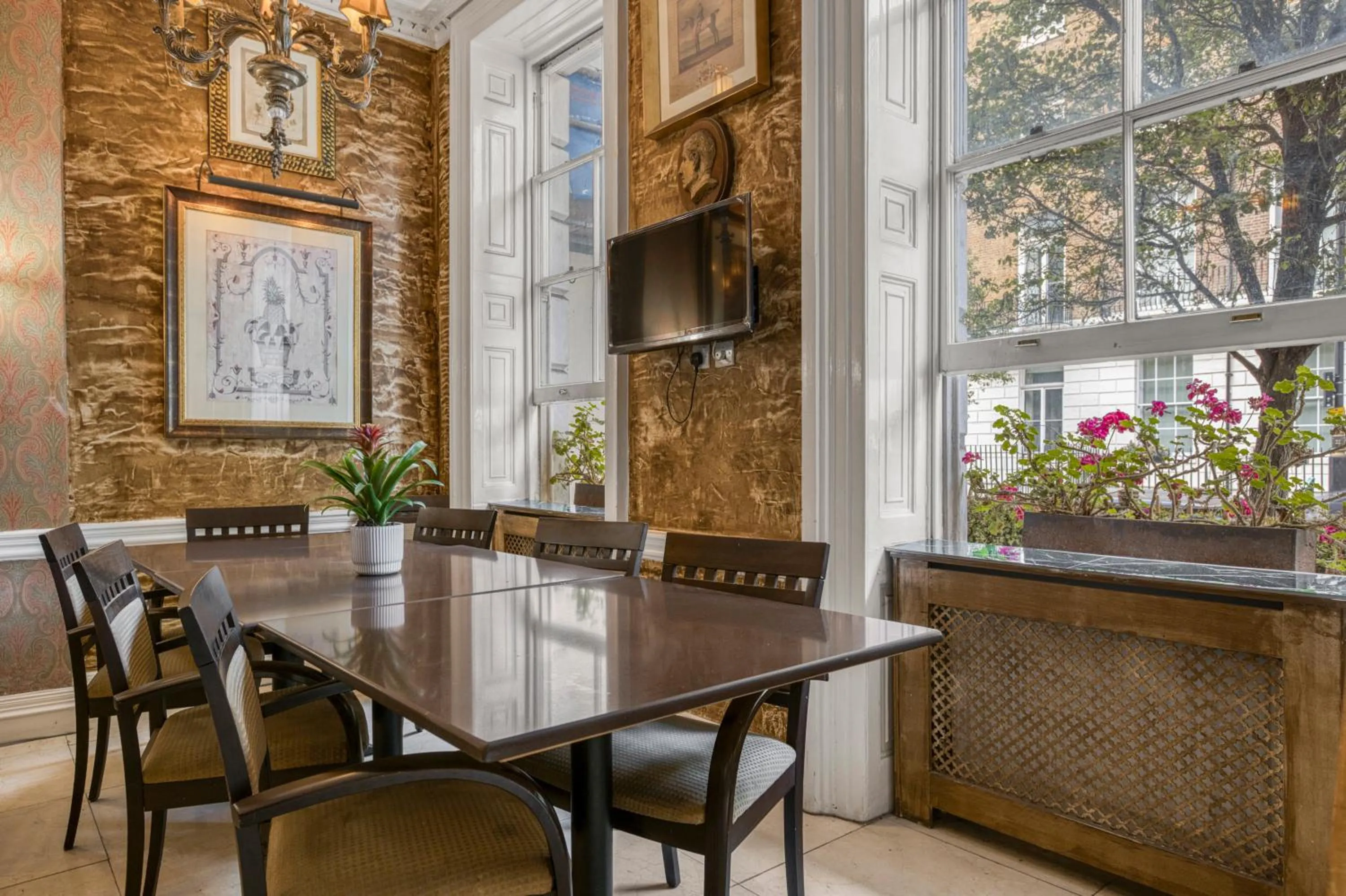 Opulence Boutique Hotel