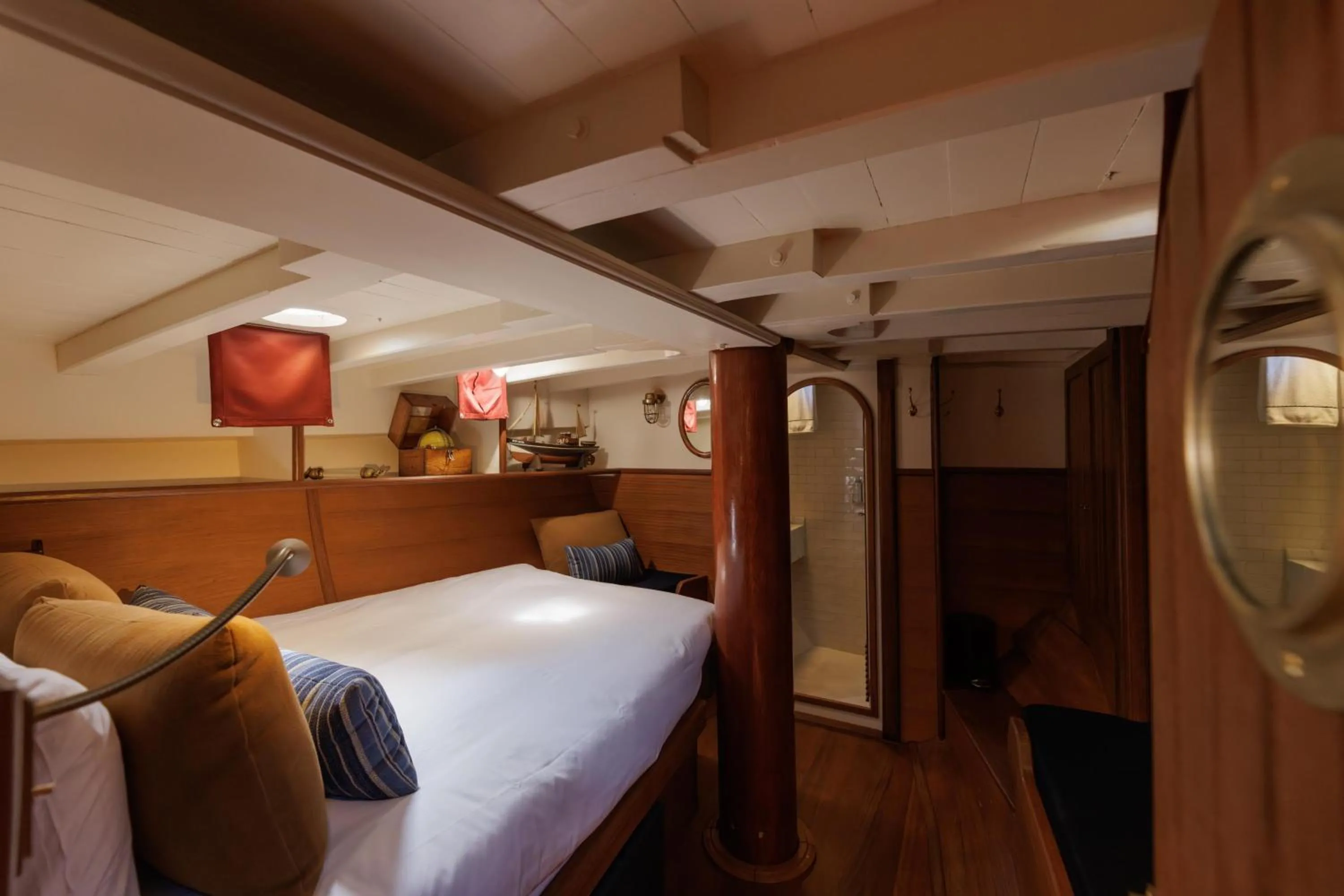 Photo of the whole room, Bed in Domaine de Locguénolé & Spa - Relais & Chateaux