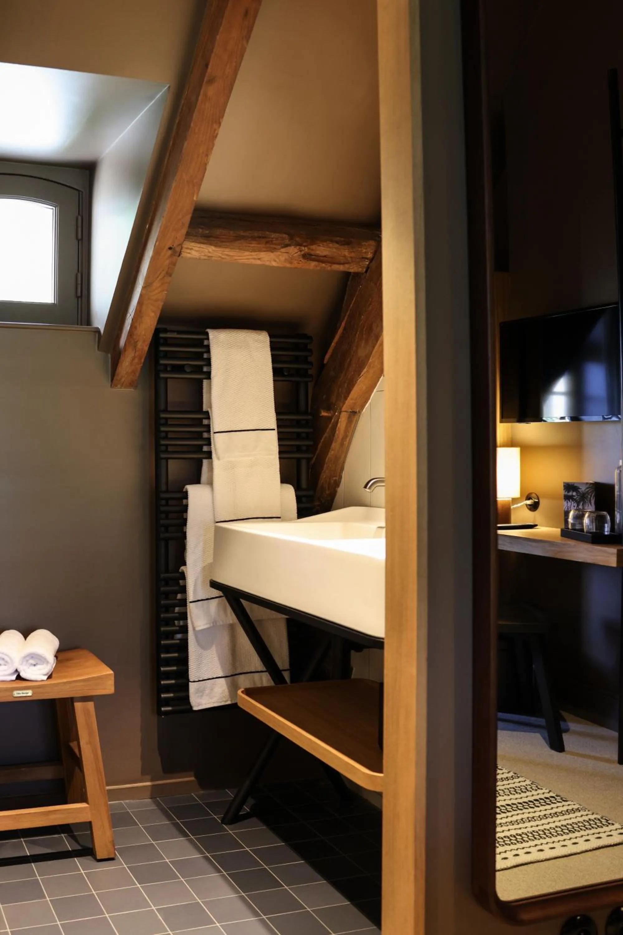 Bathroom, Bed in Domaine de Locguénolé & Spa - Relais & Chateaux