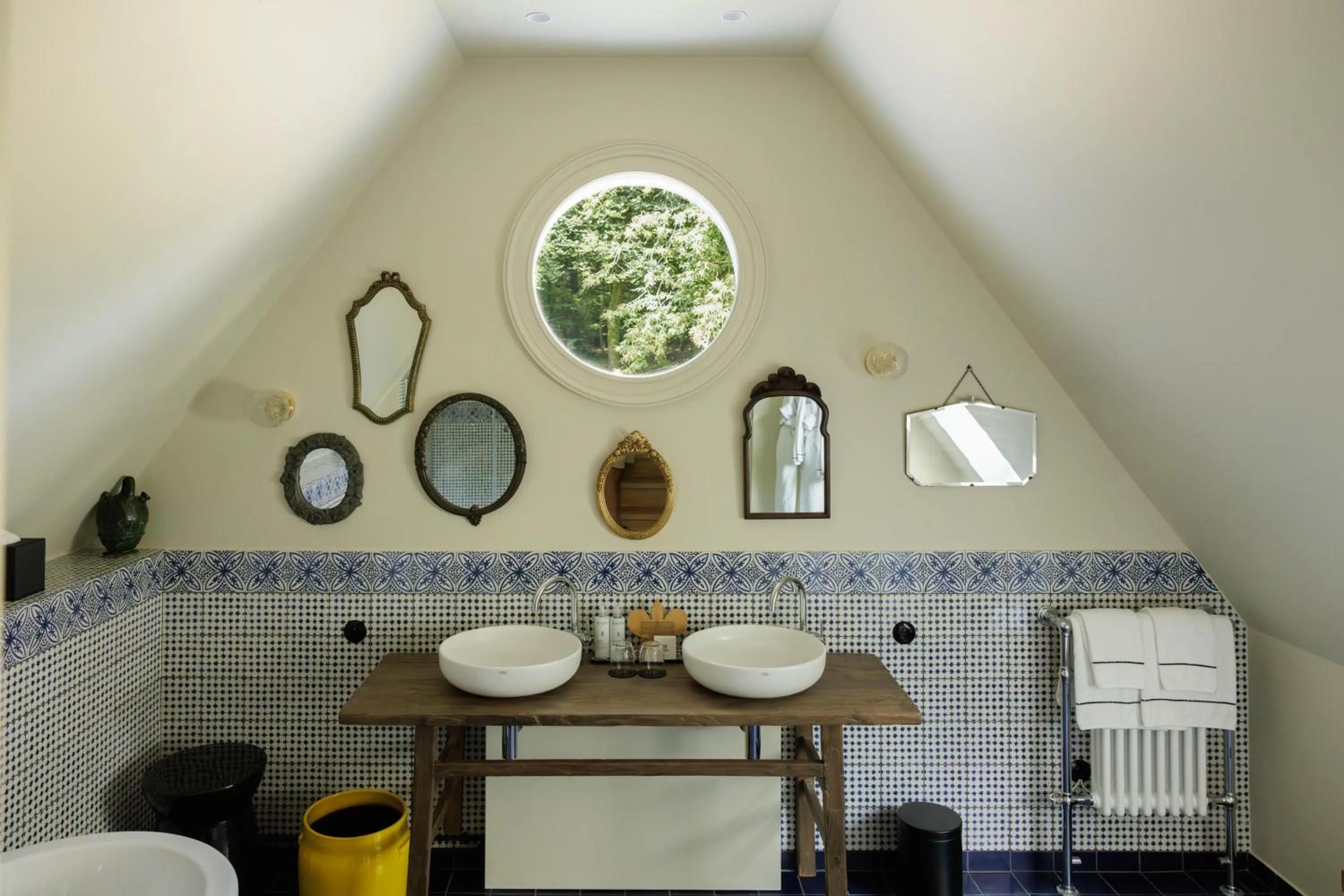 Photo of the whole room in Domaine de Locguénolé & Spa - Relais & Chateaux