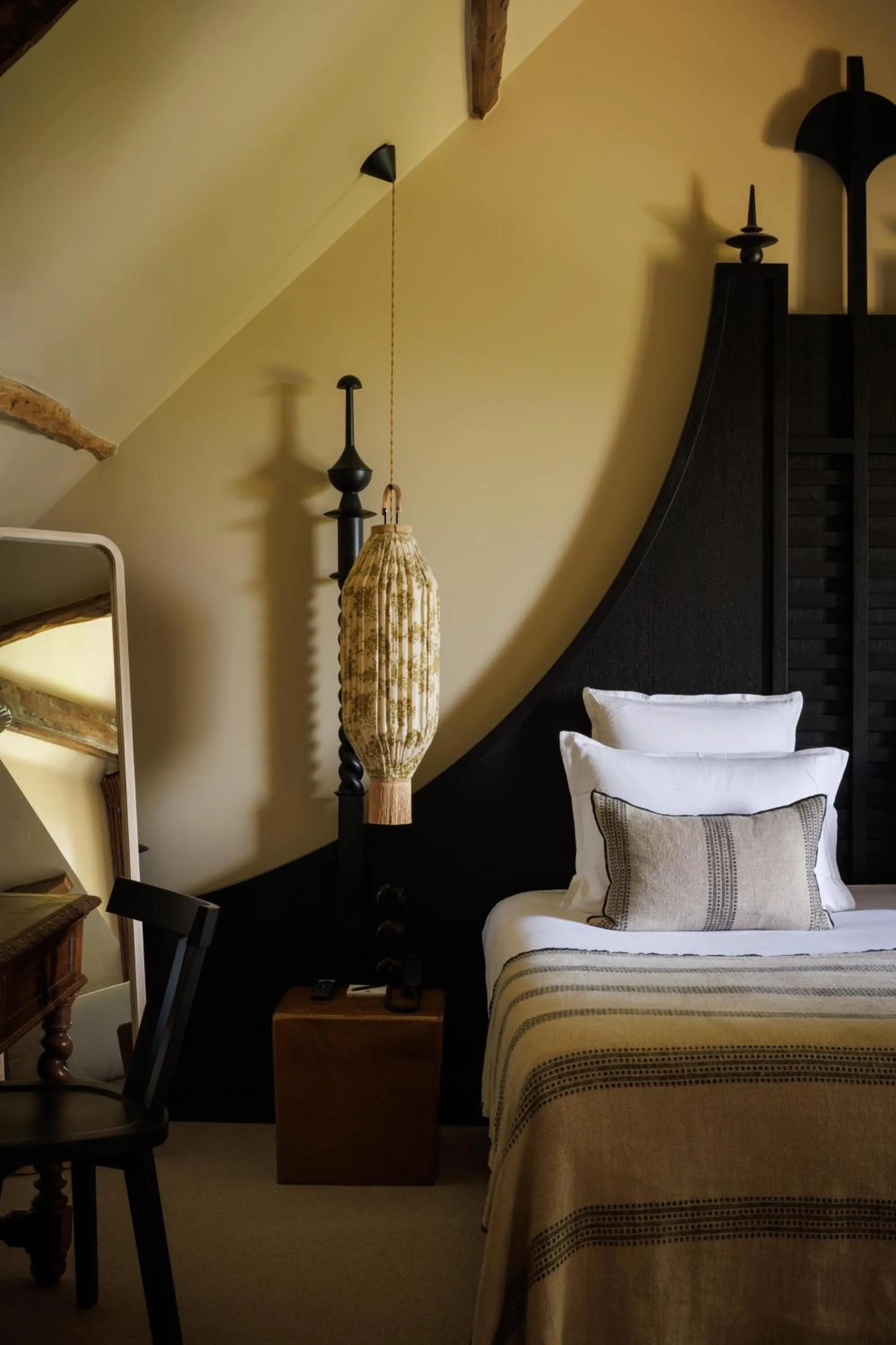 Photo of the whole room, Bed in Domaine de Locguénolé & Spa - Relais & Chateaux