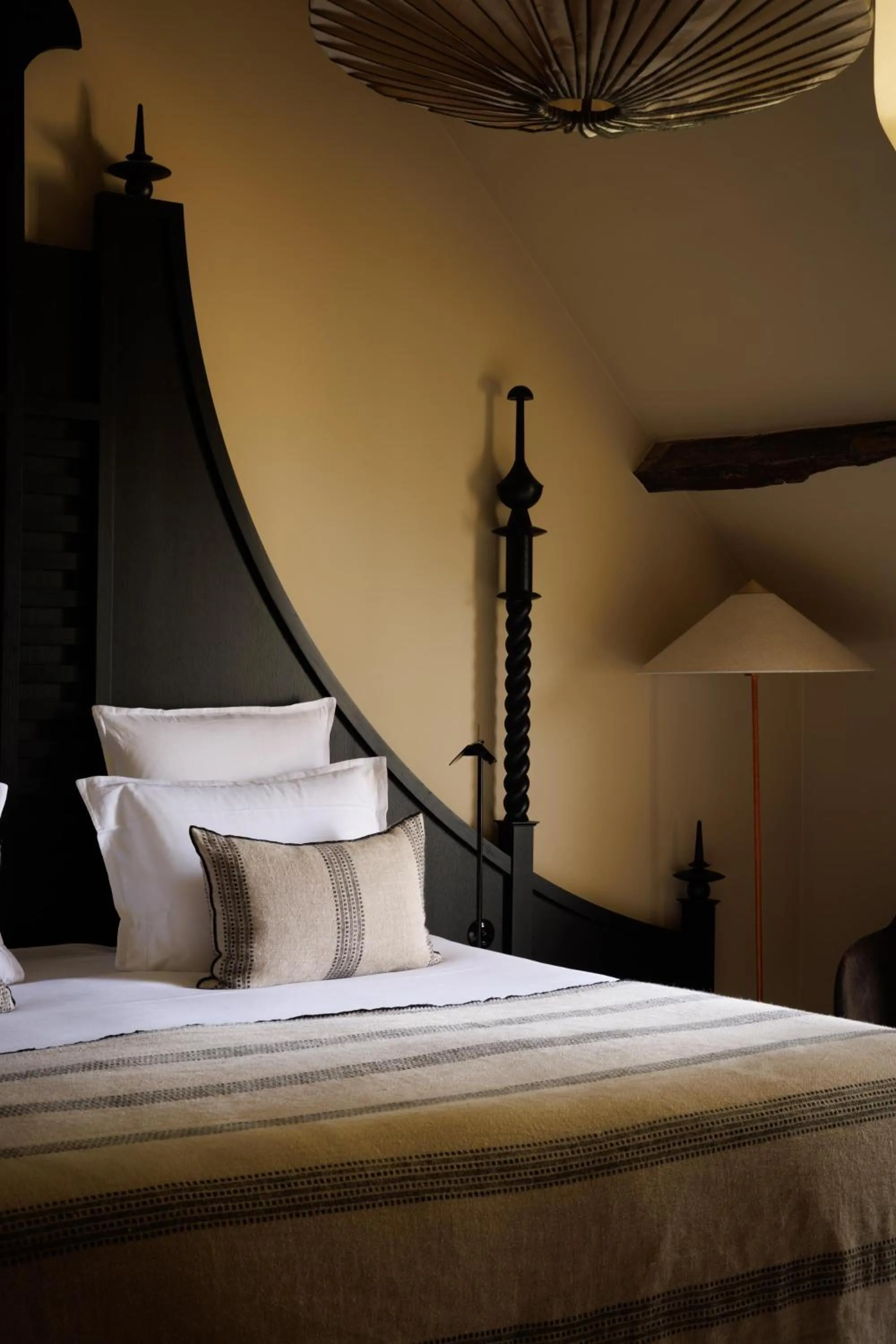 Photo of the whole room, Bed in Domaine de Locguénolé & Spa - Relais & Chateaux